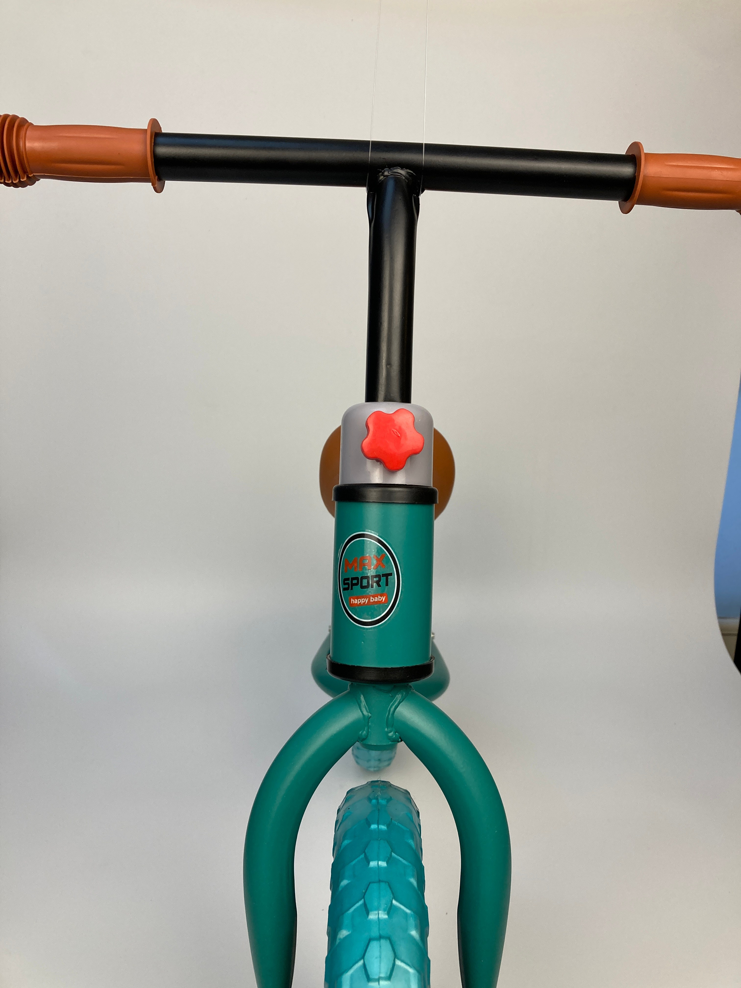 Backstage. Предметный фотограф в Симферополе Антон Катунин