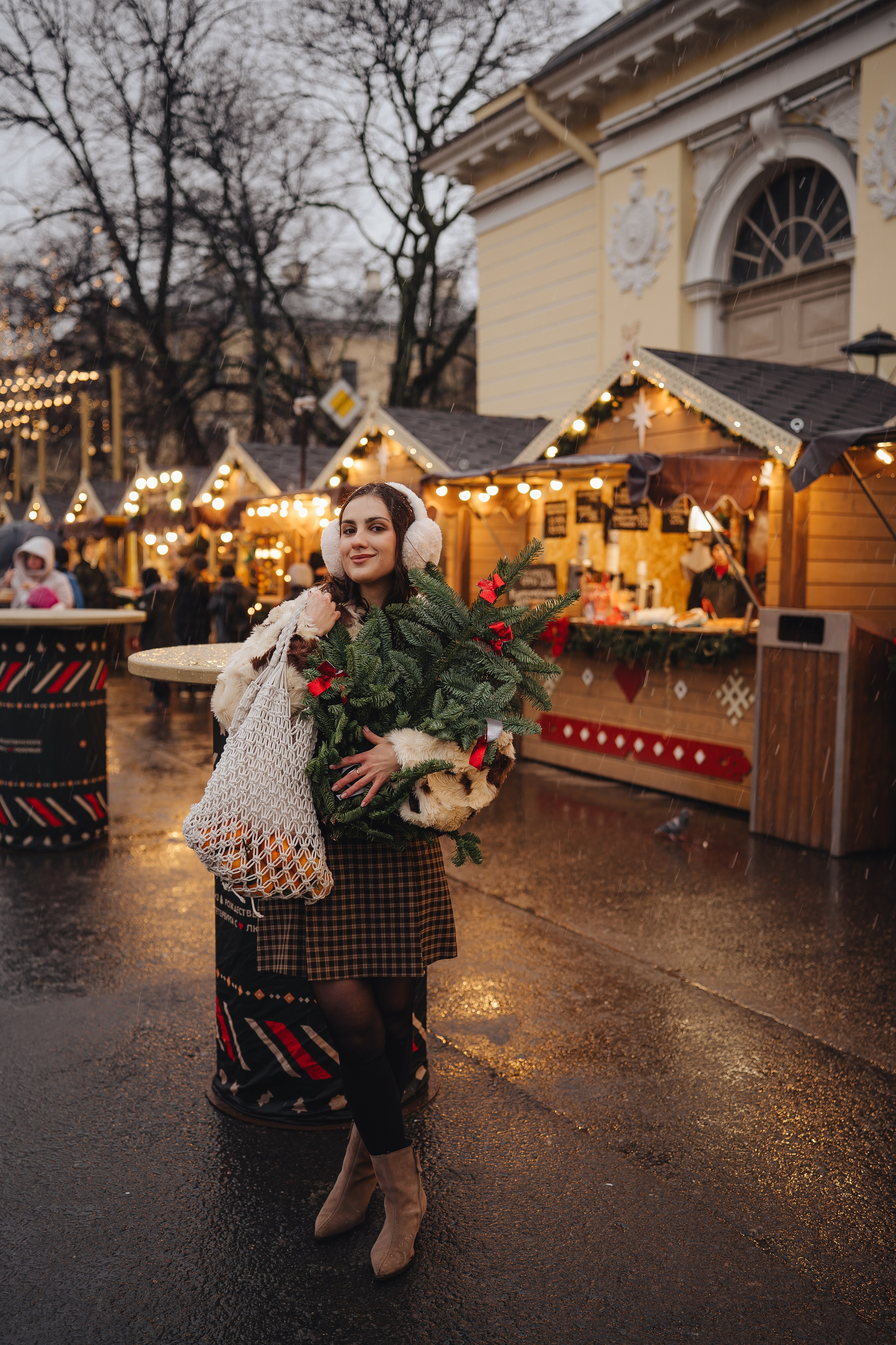 ПРОГУЛКА НА МАНЕЖНОЙ ПЛОЩАДИ ДЛЯ ДЕВУШКИ ПЕРЕД НОВЫМ ГОДОМ (НОВОГОДНЯЯ ФОТОСЕССИИЯ НА МАНЕЖНОЙ ПЛОЩАДИ). Профессиональный фотограф, Санкт-Петербург — Виктория Богомолова