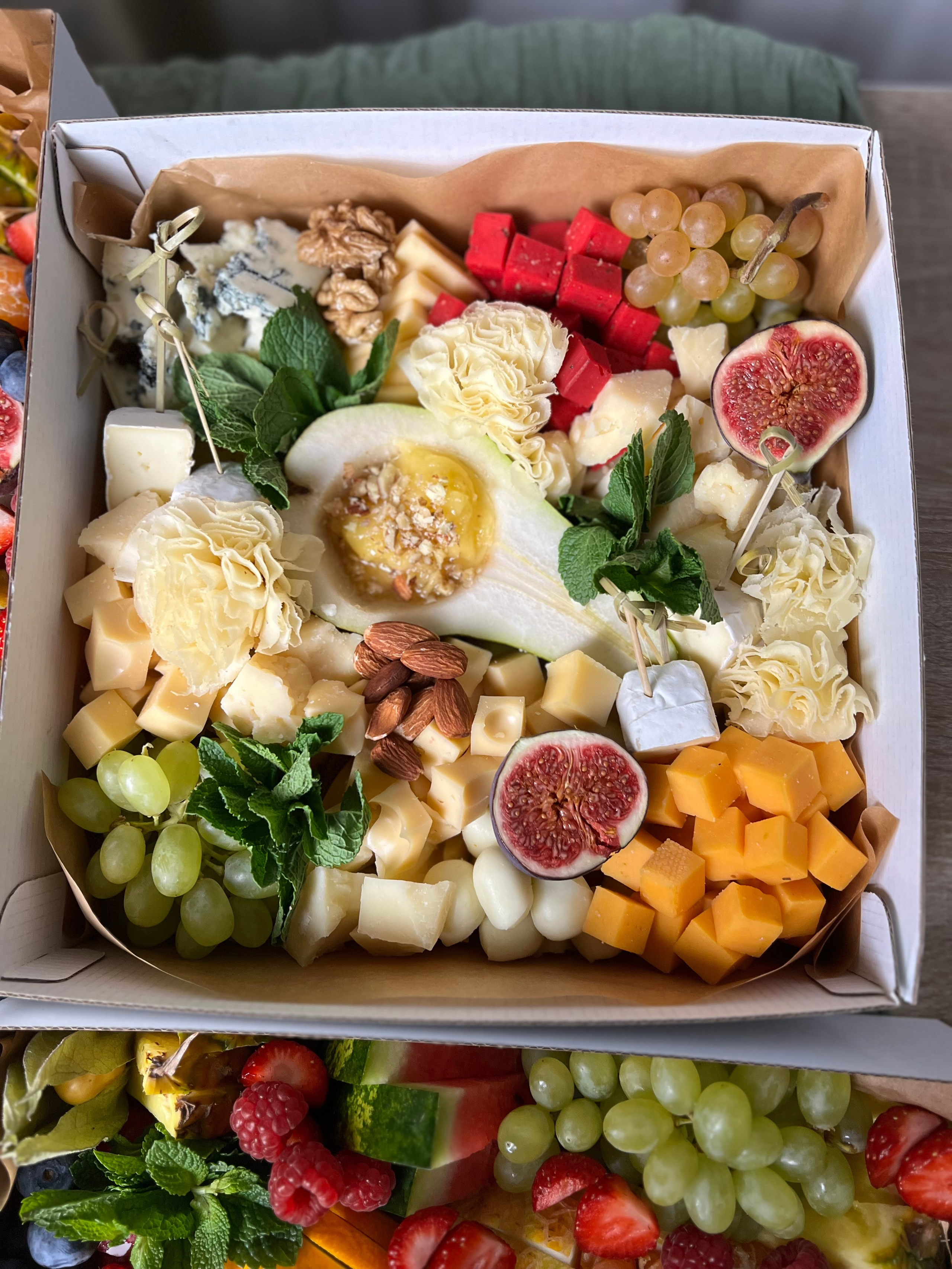 ГастроБоксы. Выездной кейтеринг, съедобные букеты, торты и сладости на заказ