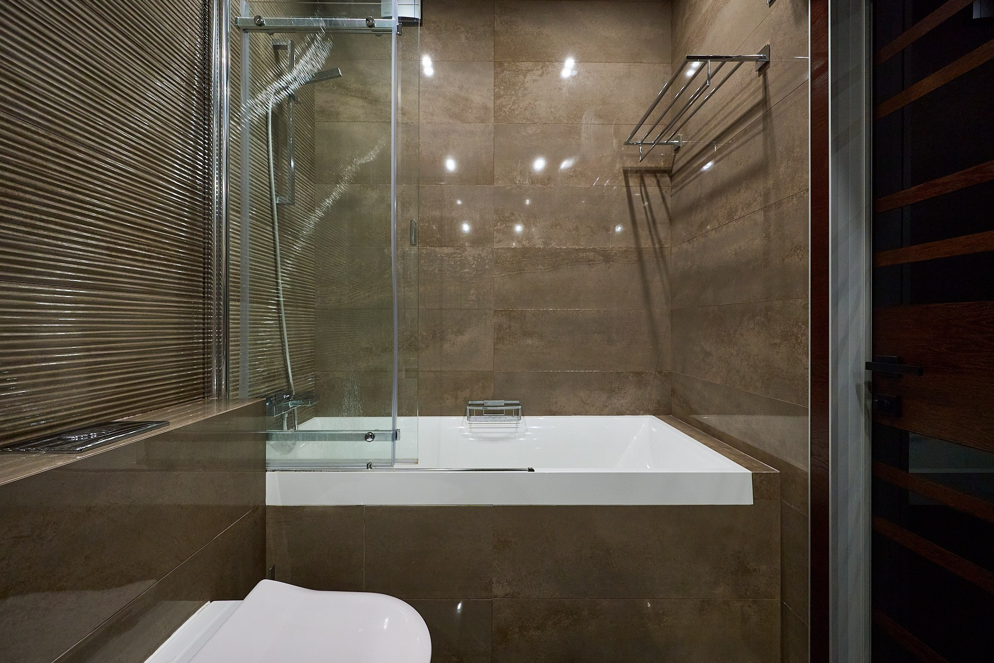 душевая темная кабина 