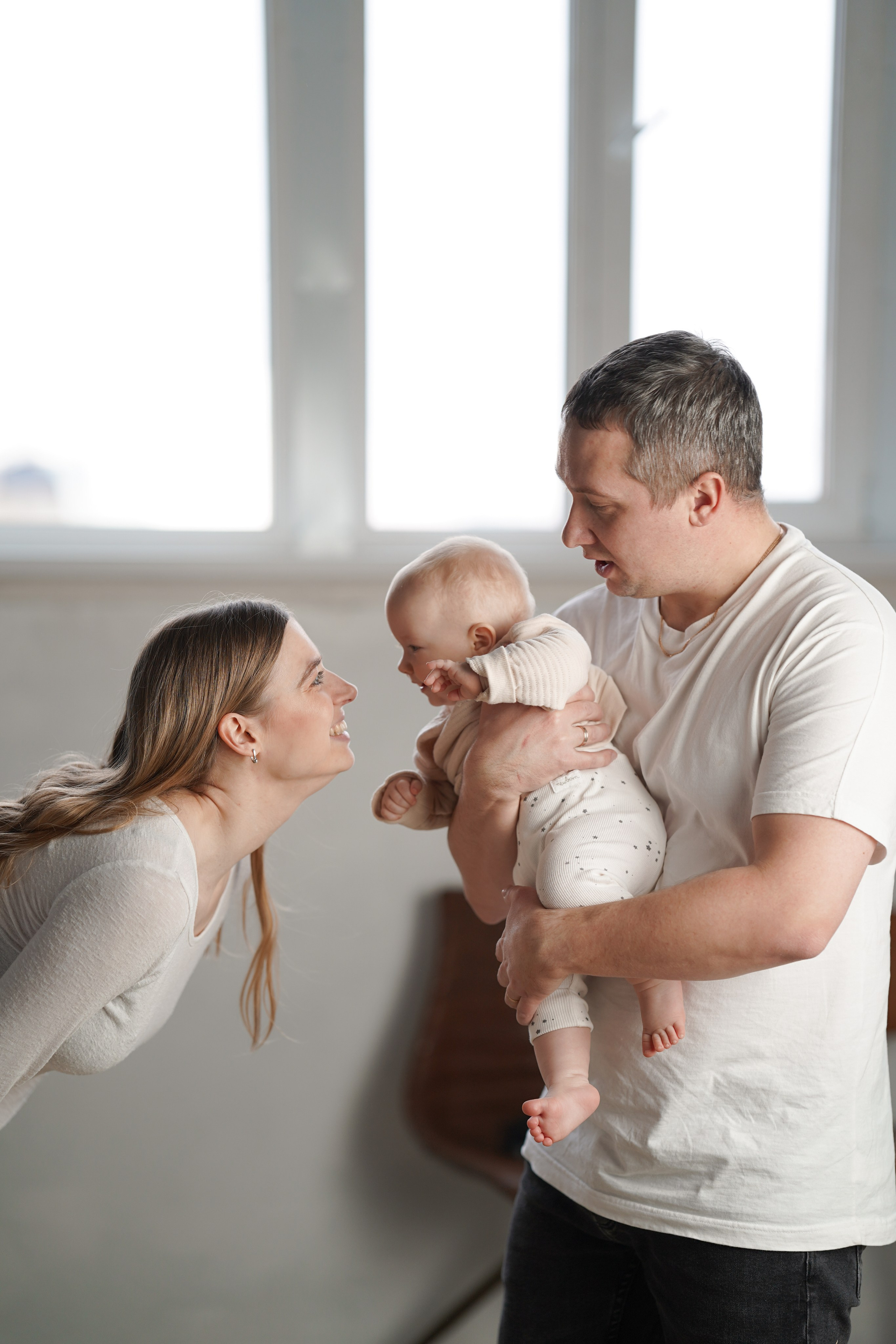 Семейная фотосессия в студии. Фотограф Надежда Жемкова. Фотосъёмка, ретушь, фотомонтаж для вас и вашего бизнеса