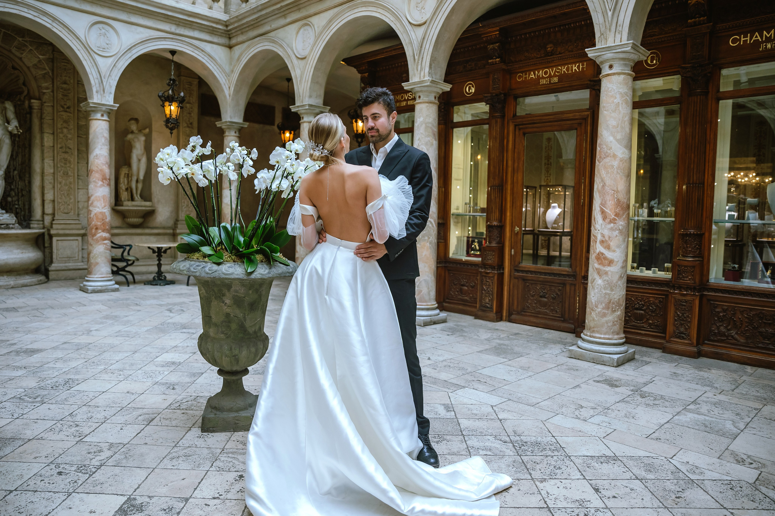 Свадьба в ресторане Турандот. Фотограф и видеограф Москва. Свадебный фотограф, видеограф. Выпускные альбомы. Оживающие альбомы