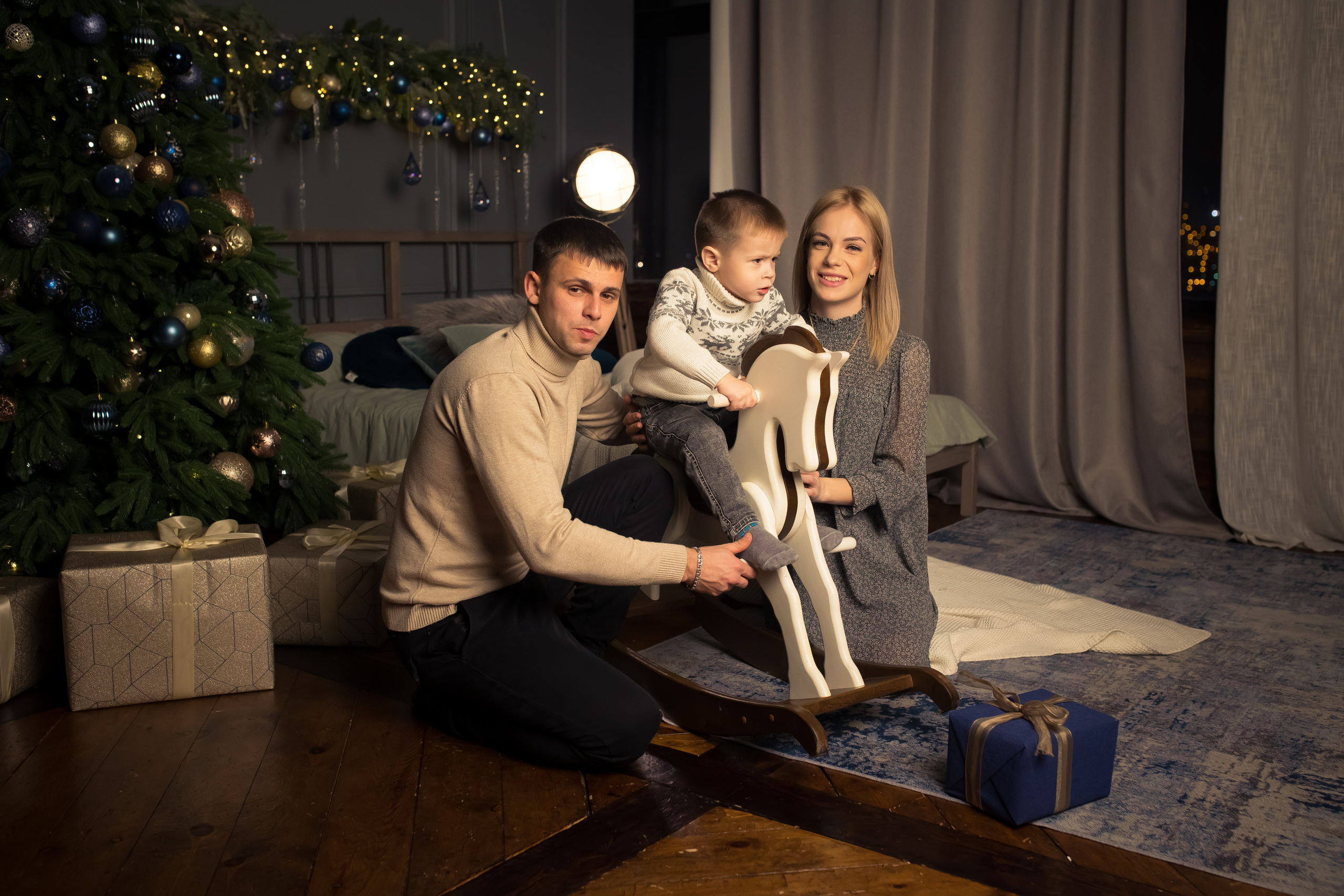 Семья Абаевых Новый год 2022. Свадебный и семейный фотограф в Хабаровске Наталья Барсукова