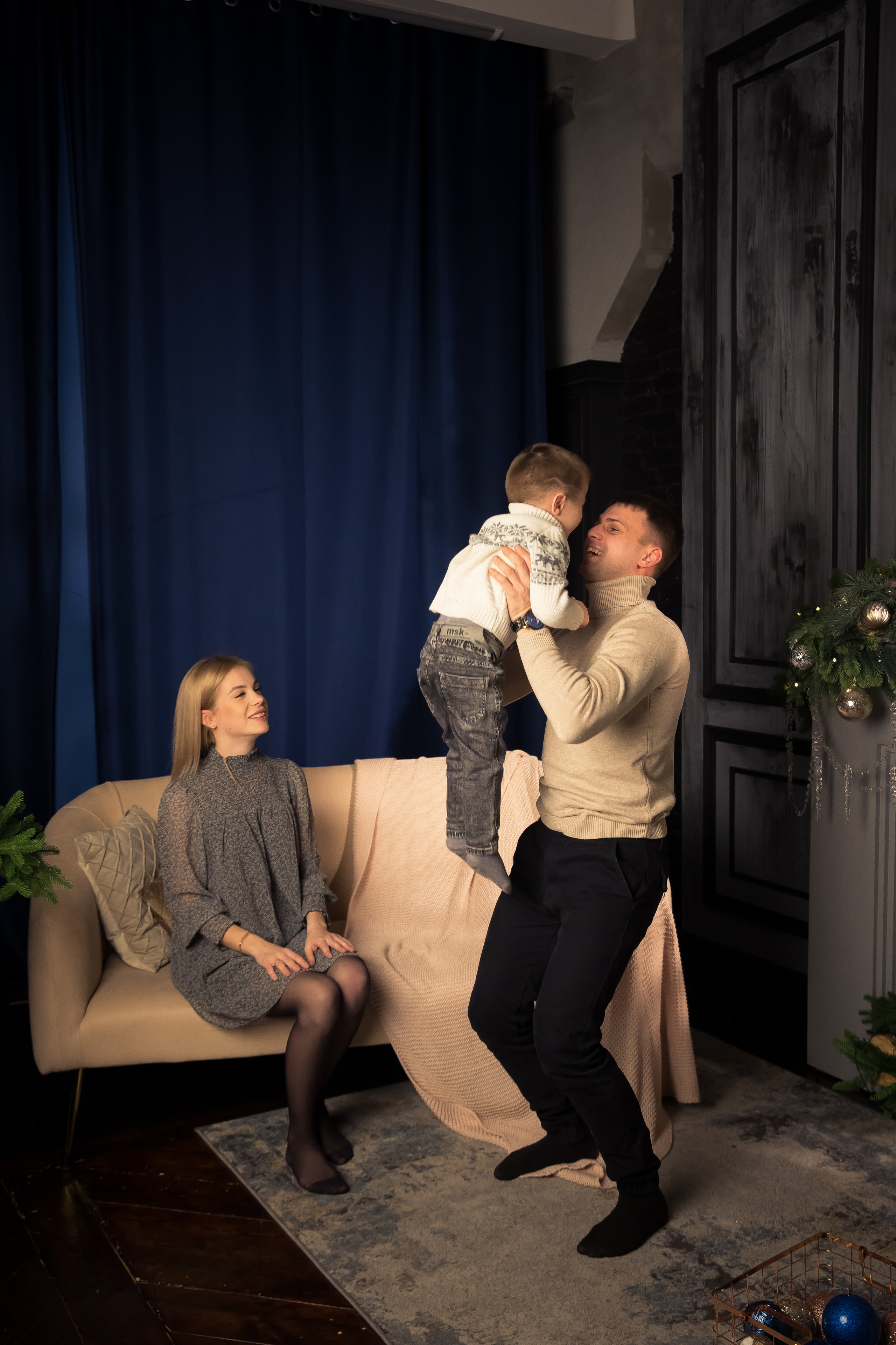 Семья Абаевых Новый год 2022. Свадебный и семейный фотограф в Хабаровске Наталья Барсукова