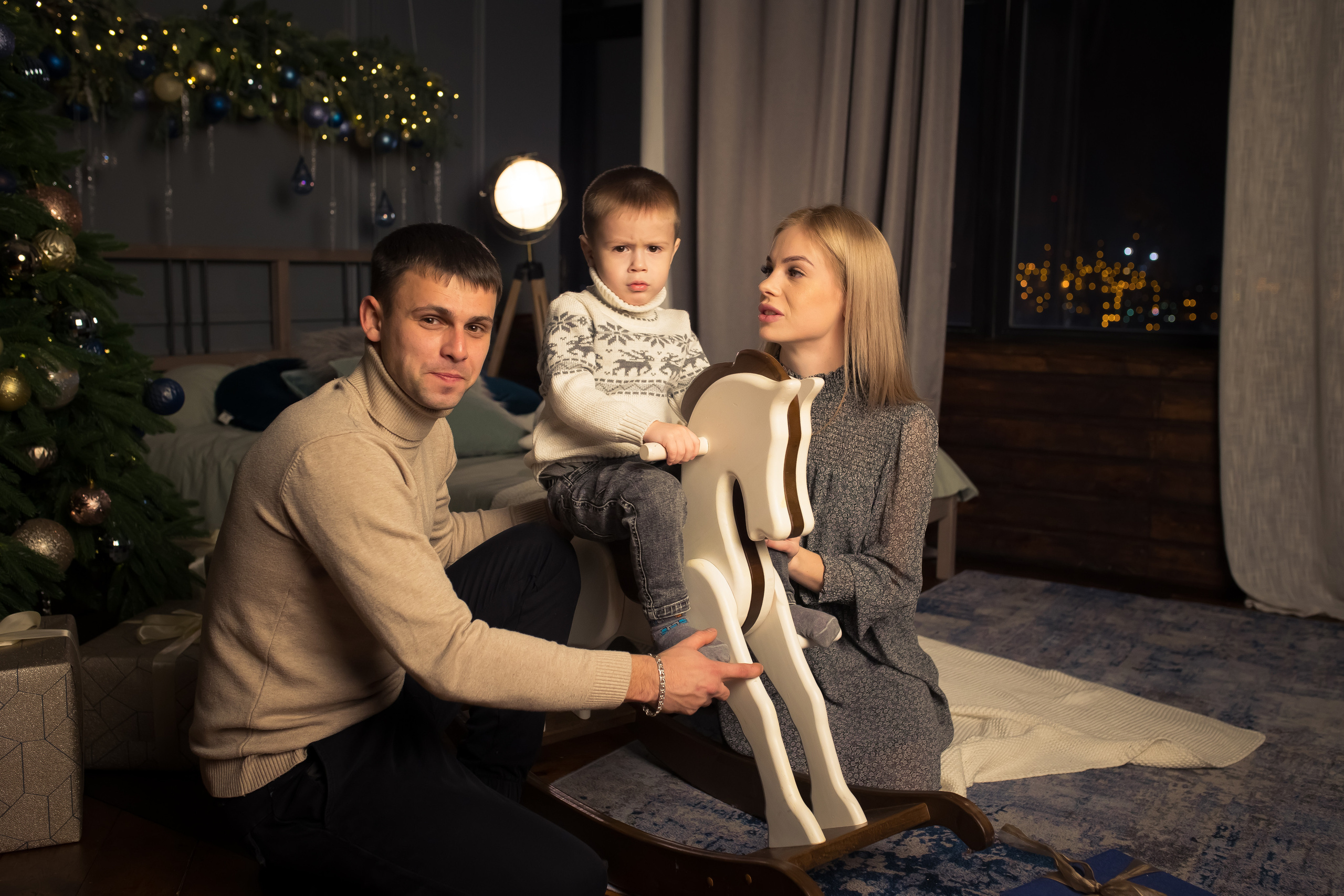 Семья Абаевых Новый год 2022. Свадебный и семейный фотограф в Хабаровске Наталья Барсукова
