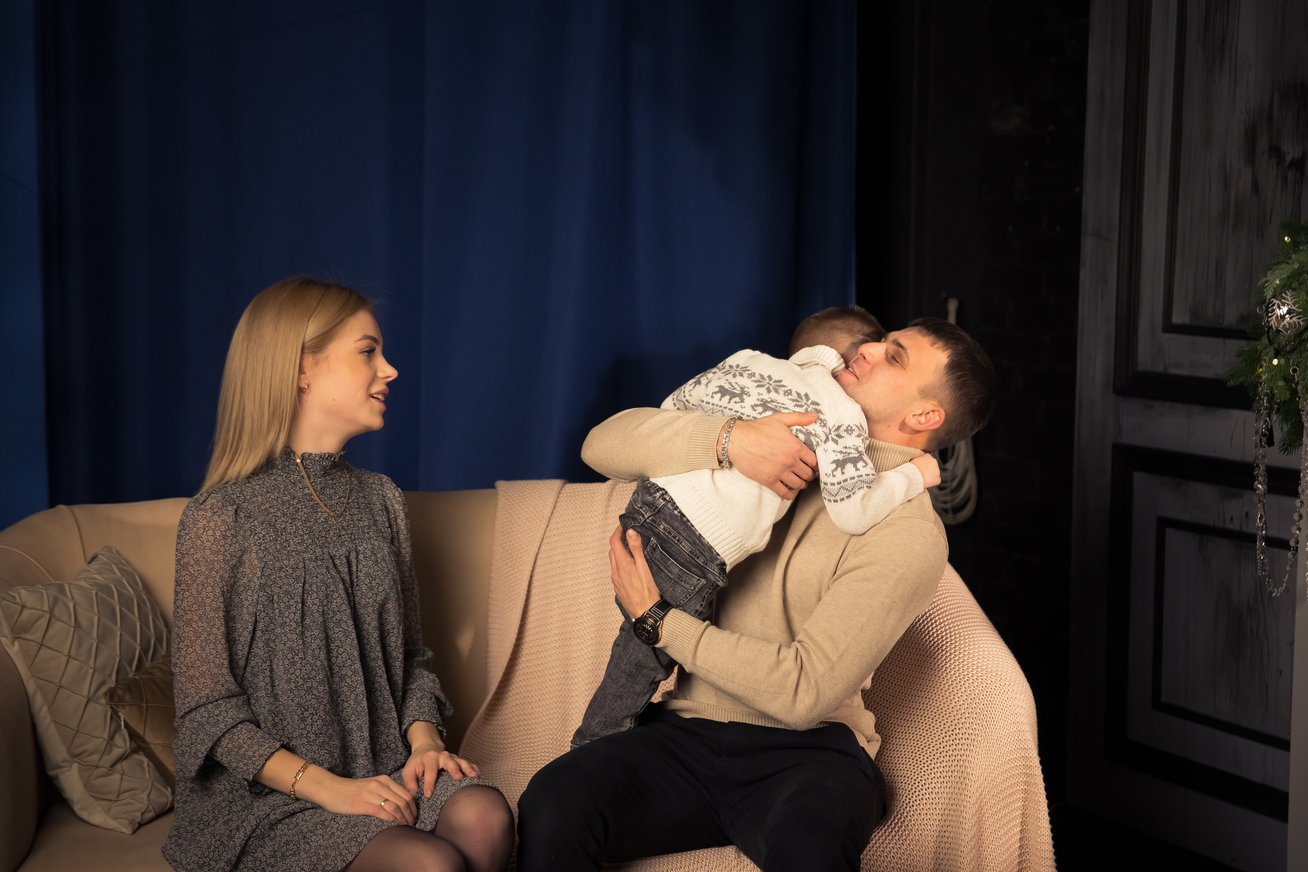 Семья Абаевых Новый год 2022. Свадебный и семейный фотограф в Хабаровске Наталья Барсукова