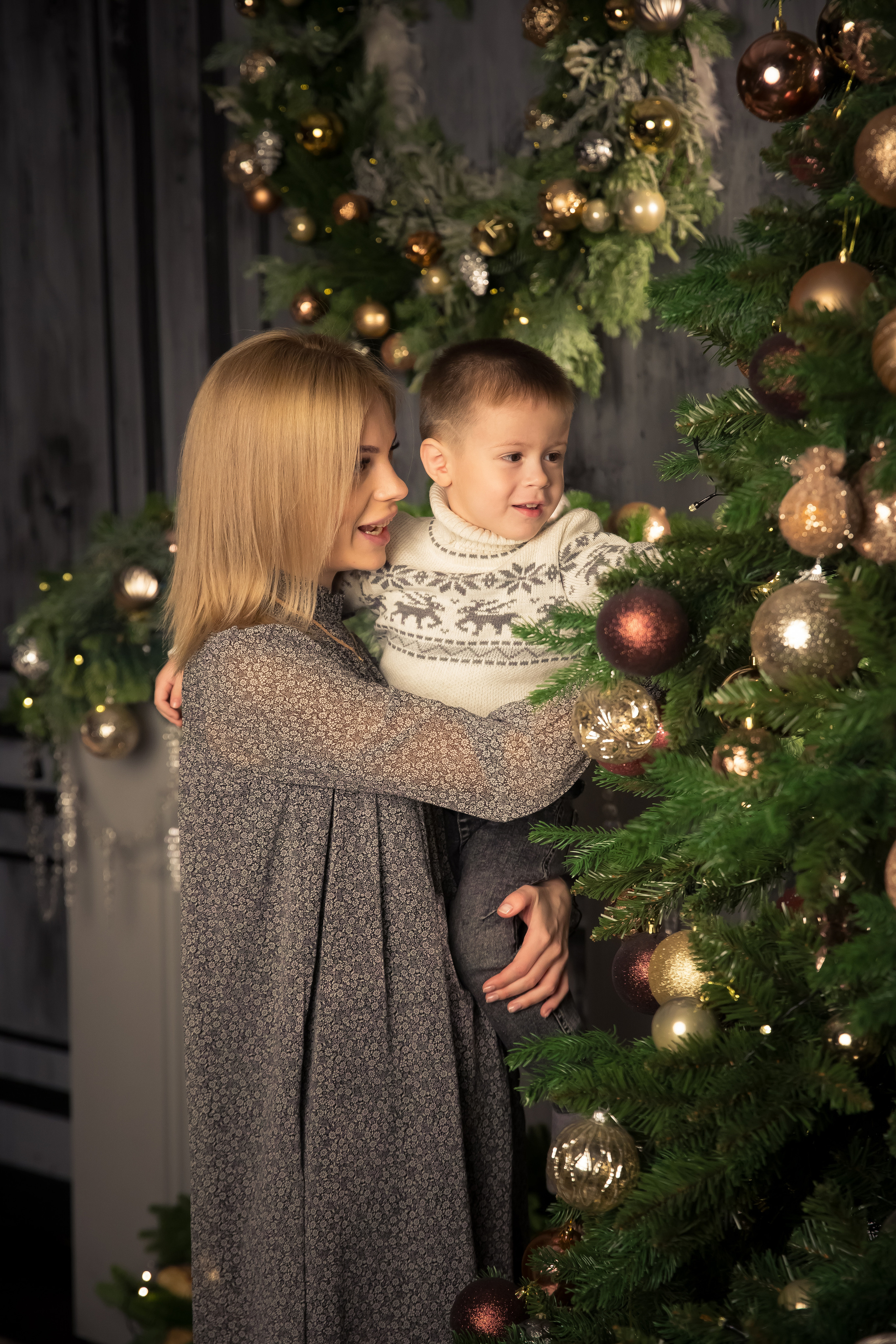 Семья Абаевых Новый год 2022. Свадебный и семейный фотограф в Хабаровске Наталья Барсукова