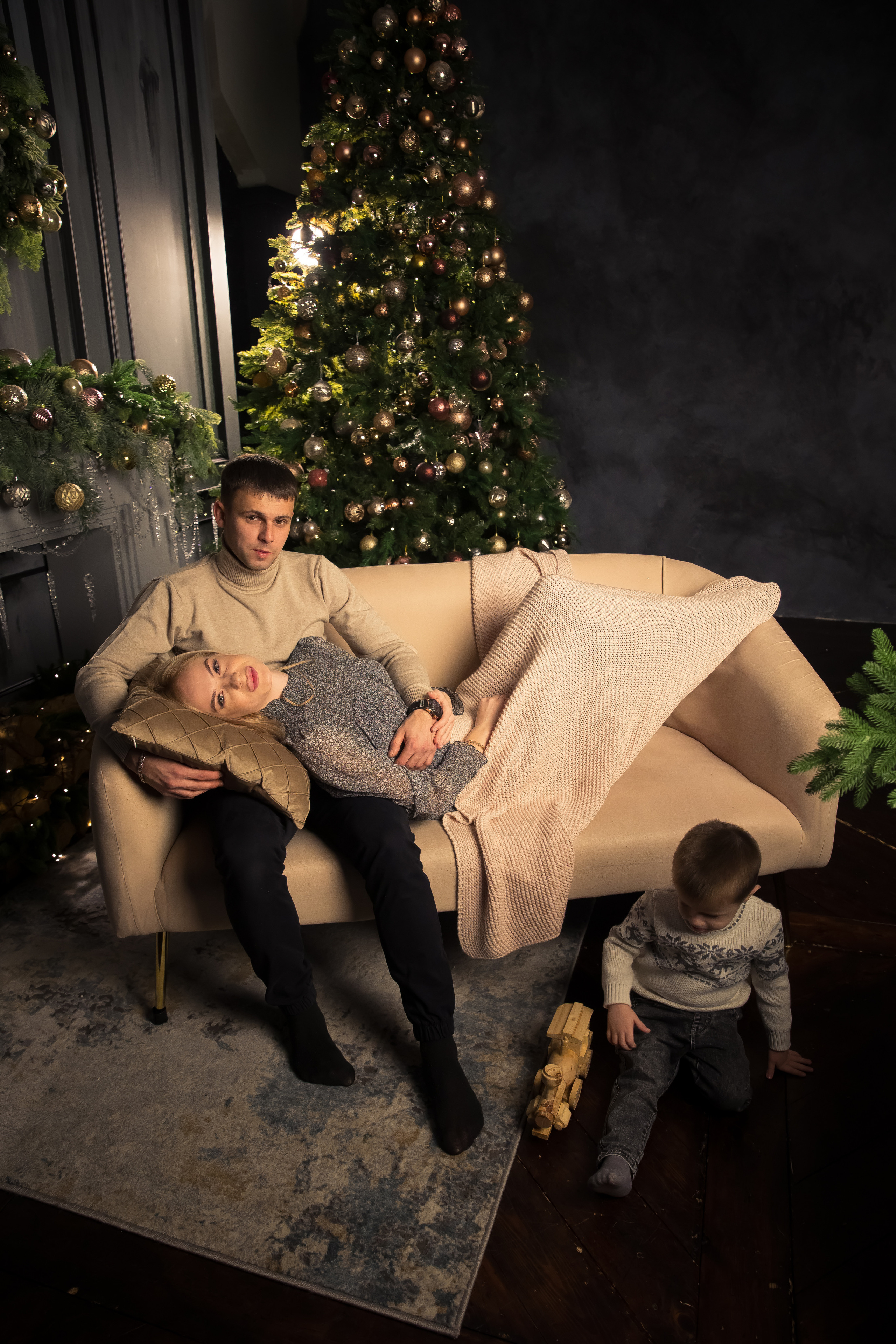 Семья Абаевых Новый год 2022. Свадебный и семейный фотограф в Хабаровске Наталья Барсукова