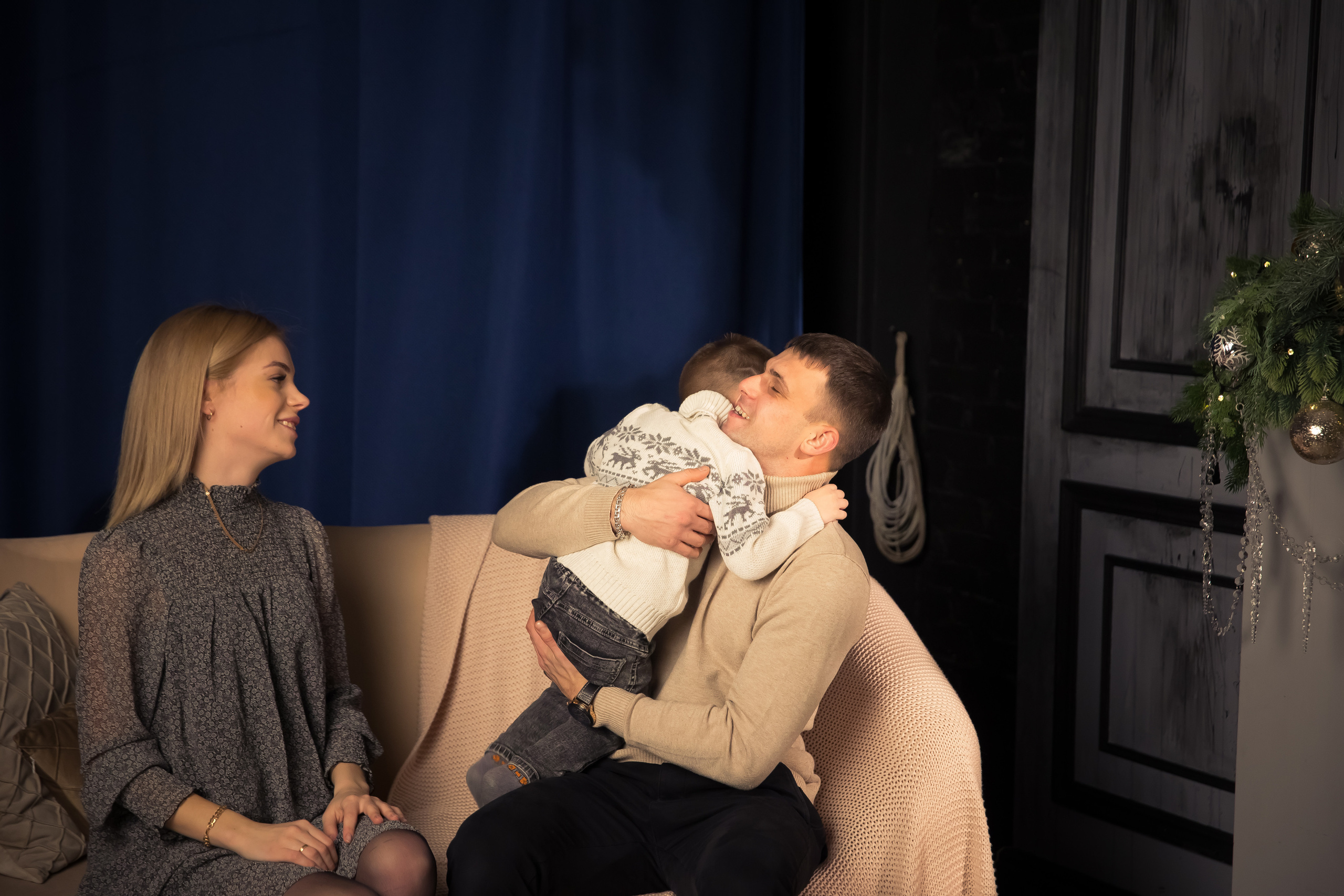 Семья Абаевых Новый год 2022. Свадебный и семейный фотограф в Хабаровске Наталья Барсукова