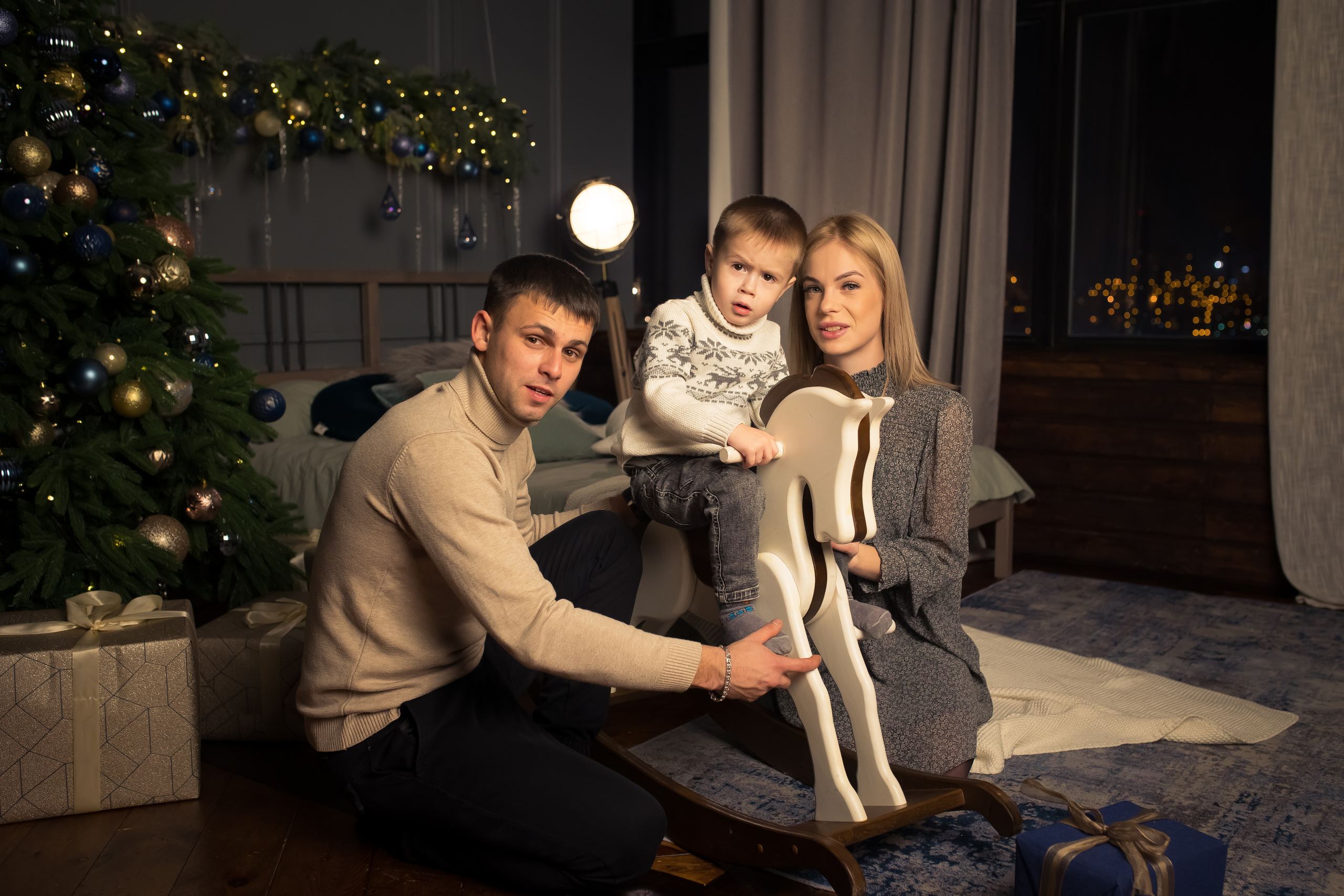 Семья Абаевых Новый год 2022. Свадебный и семейный фотограф в Хабаровске Наталья Барсукова