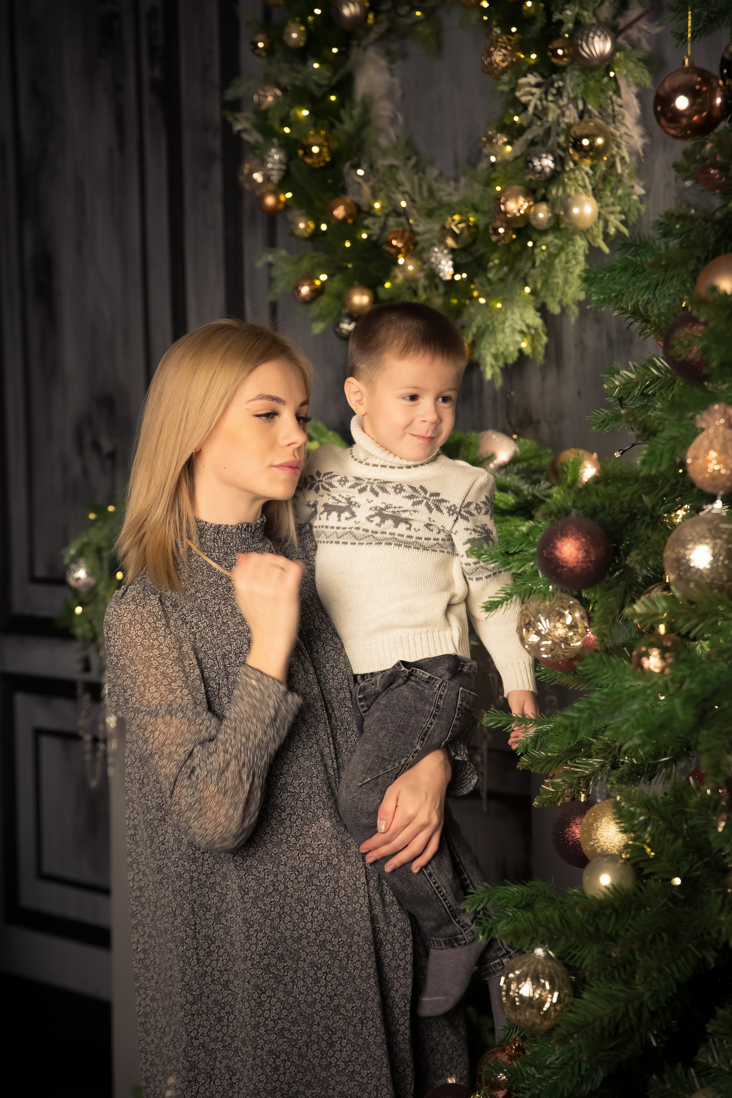 Семья Абаевых Новый год 2022. Свадебный и семейный фотограф в Хабаровске Наталья Барсукова