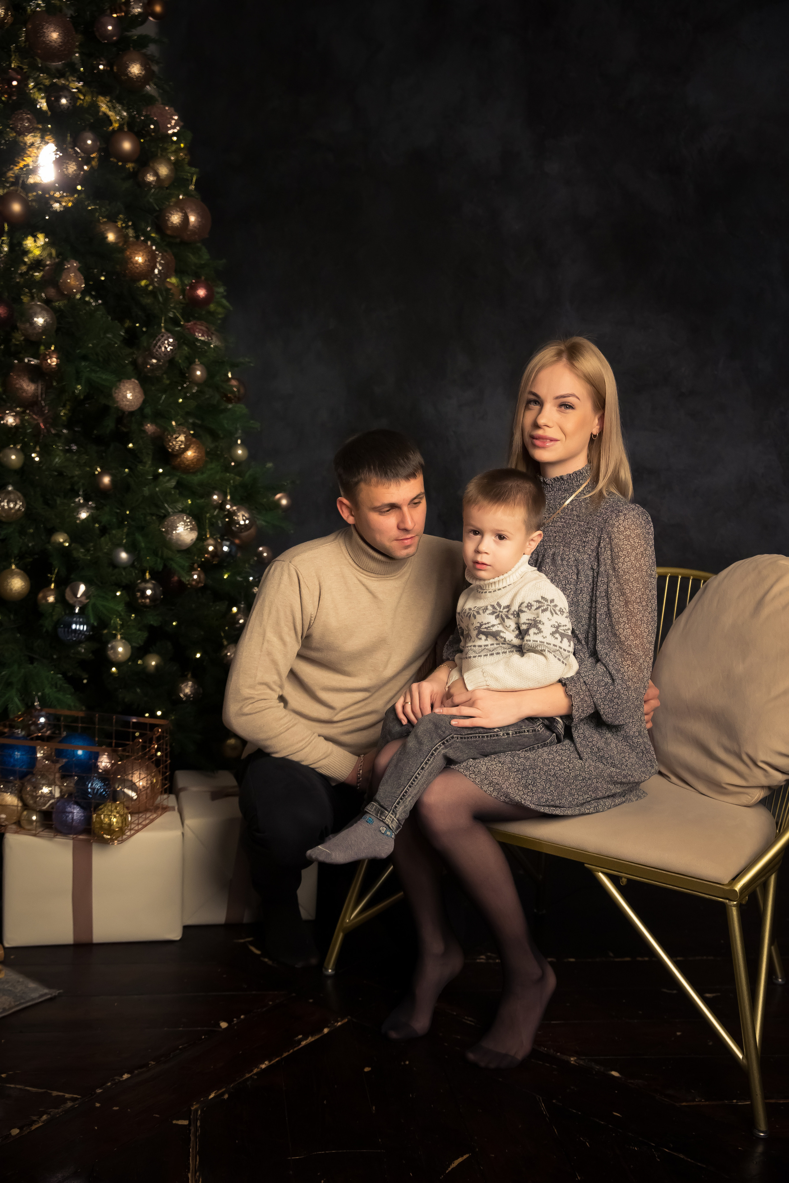 Семья Абаевых Новый год 2022. Свадебный и семейный фотограф в Хабаровске Наталья Барсукова