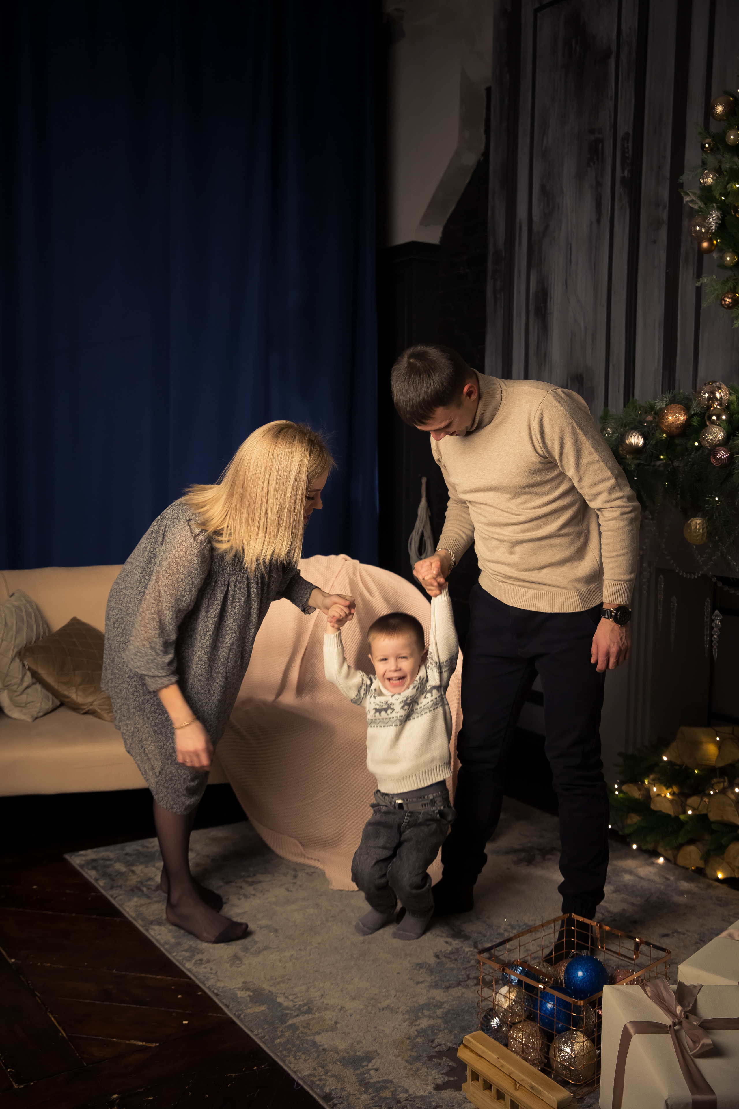 Семья Абаевых Новый год 2022. Свадебный и семейный фотограф в Хабаровске Наталья Барсукова