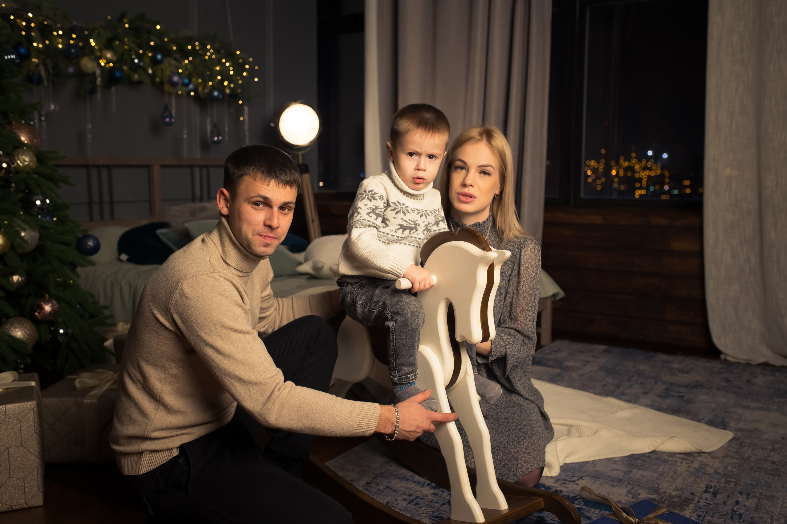 Семья Абаевых Новый год 2022. Свадебный и семейный фотограф в Хабаровске Наталья Барсукова