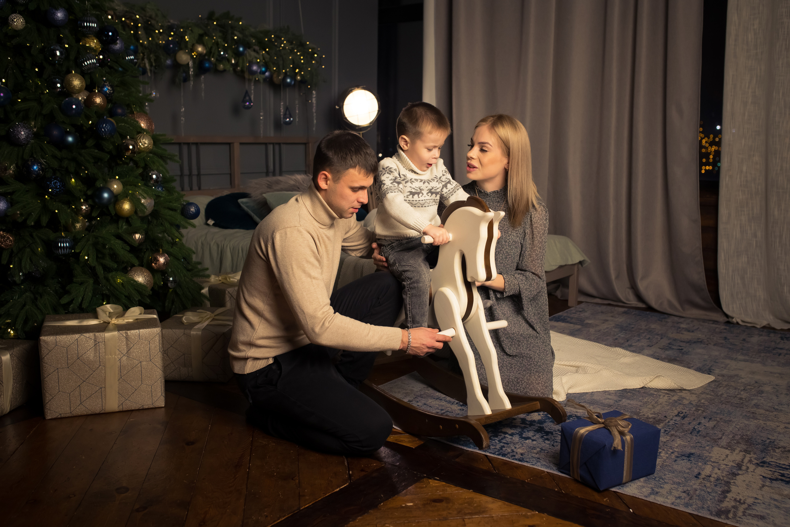 Семья Абаевых Новый год 2022. Свадебный и семейный фотограф в Хабаровске Наталья Барсукова