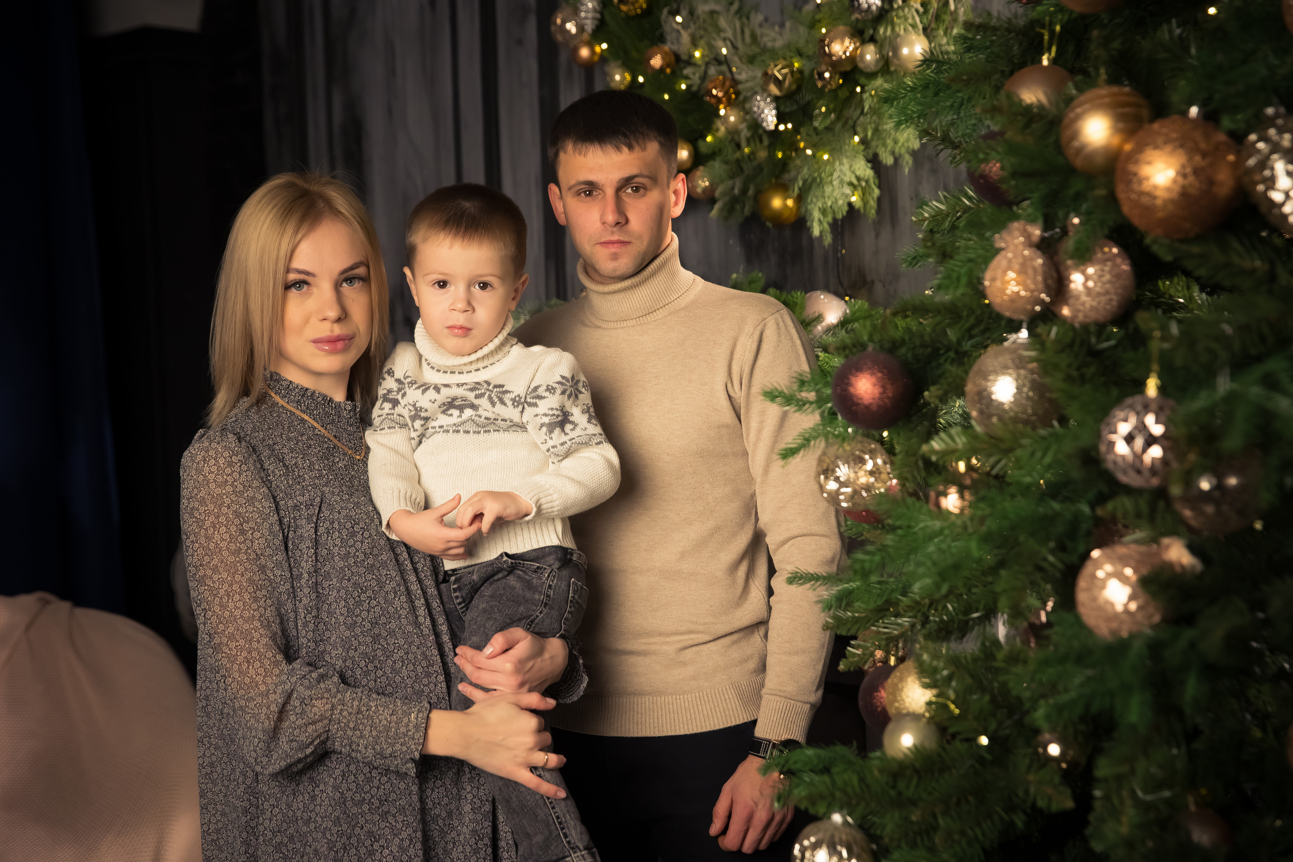 Семья Абаевых Новый год 2022. Свадебный и семейный фотограф в Хабаровске Наталья Барсукова