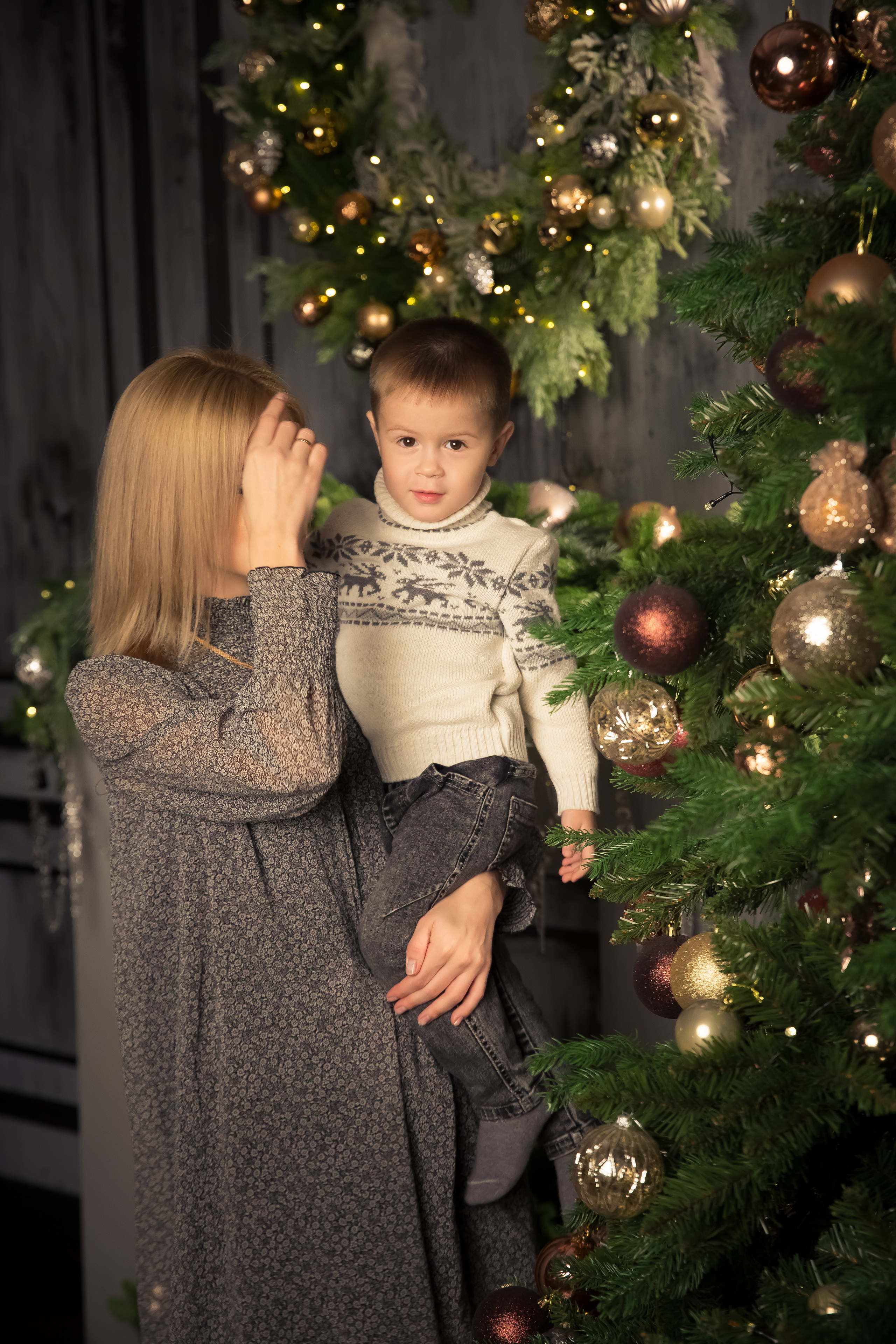 Семья Абаевых Новый год 2022. Свадебный и семейный фотограф в Хабаровске Наталья Барсукова