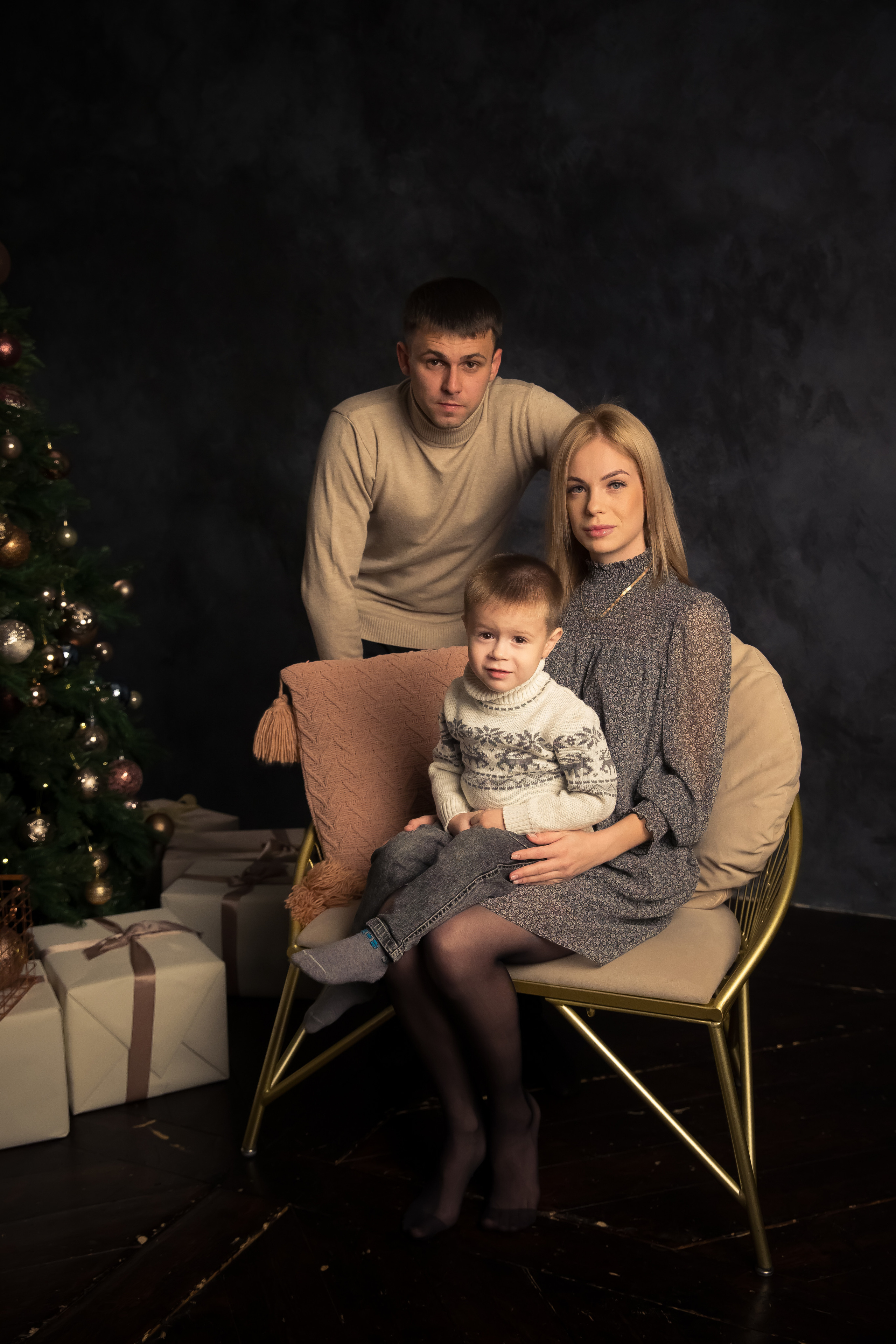 Семья Абаевых Новый год 2022. Свадебный и семейный фотограф в Хабаровске Наталья Барсукова