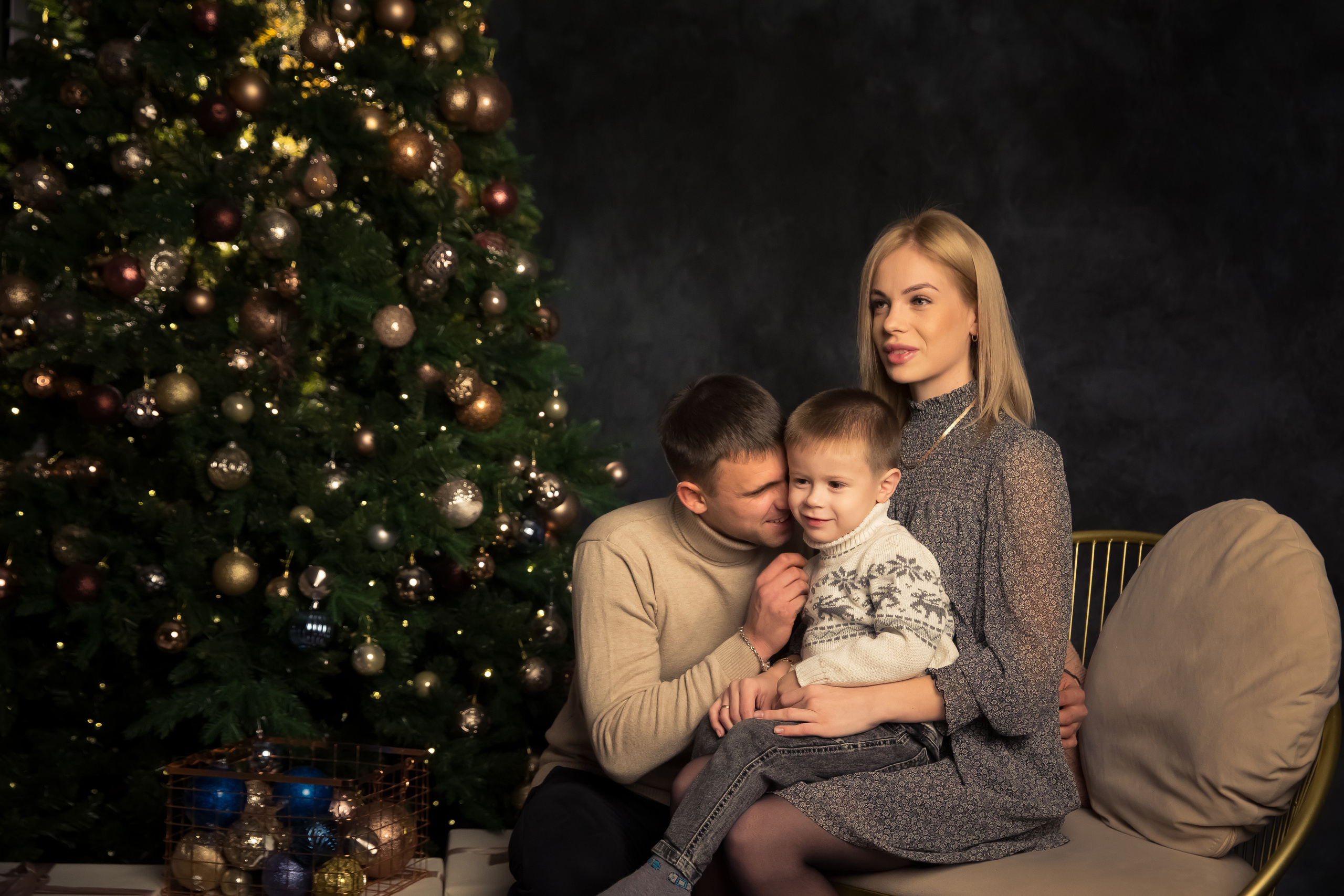Семья Абаевых Новый год 2022. Свадебный и семейный фотограф в Хабаровске Наталья Барсукова