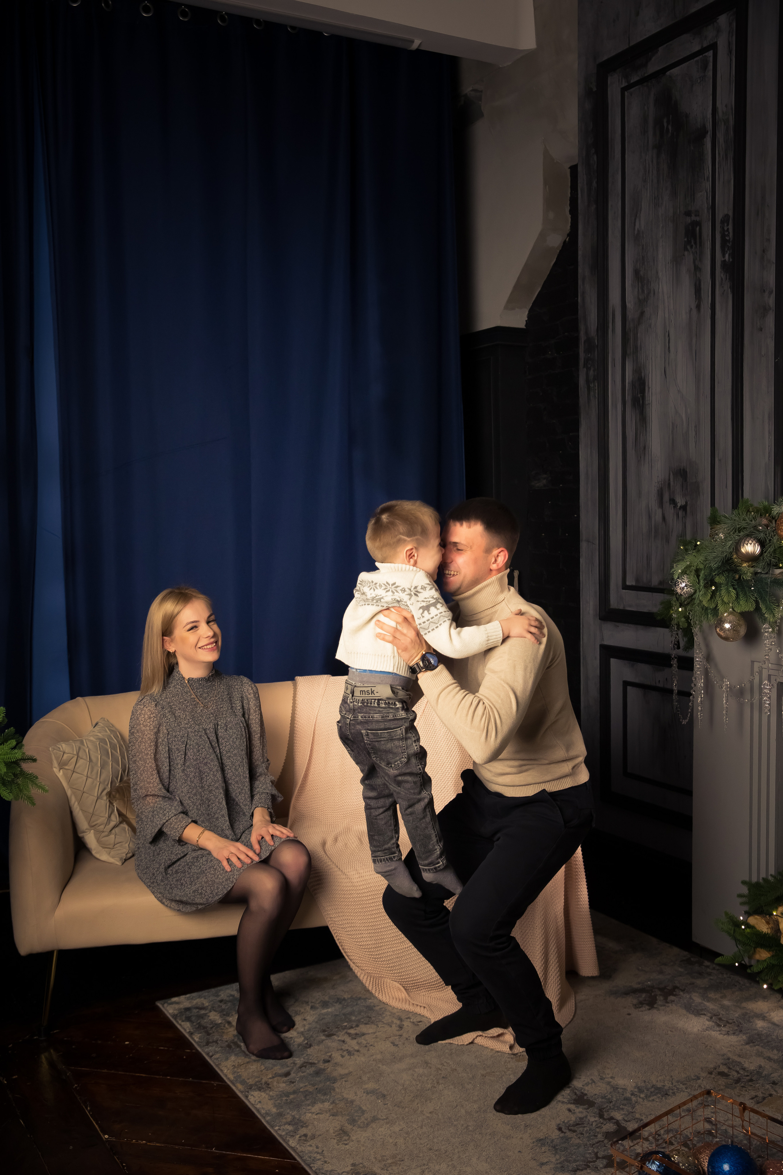 Семья Абаевых Новый год 2022. Свадебный и семейный фотограф в Хабаровске Наталья Барсукова