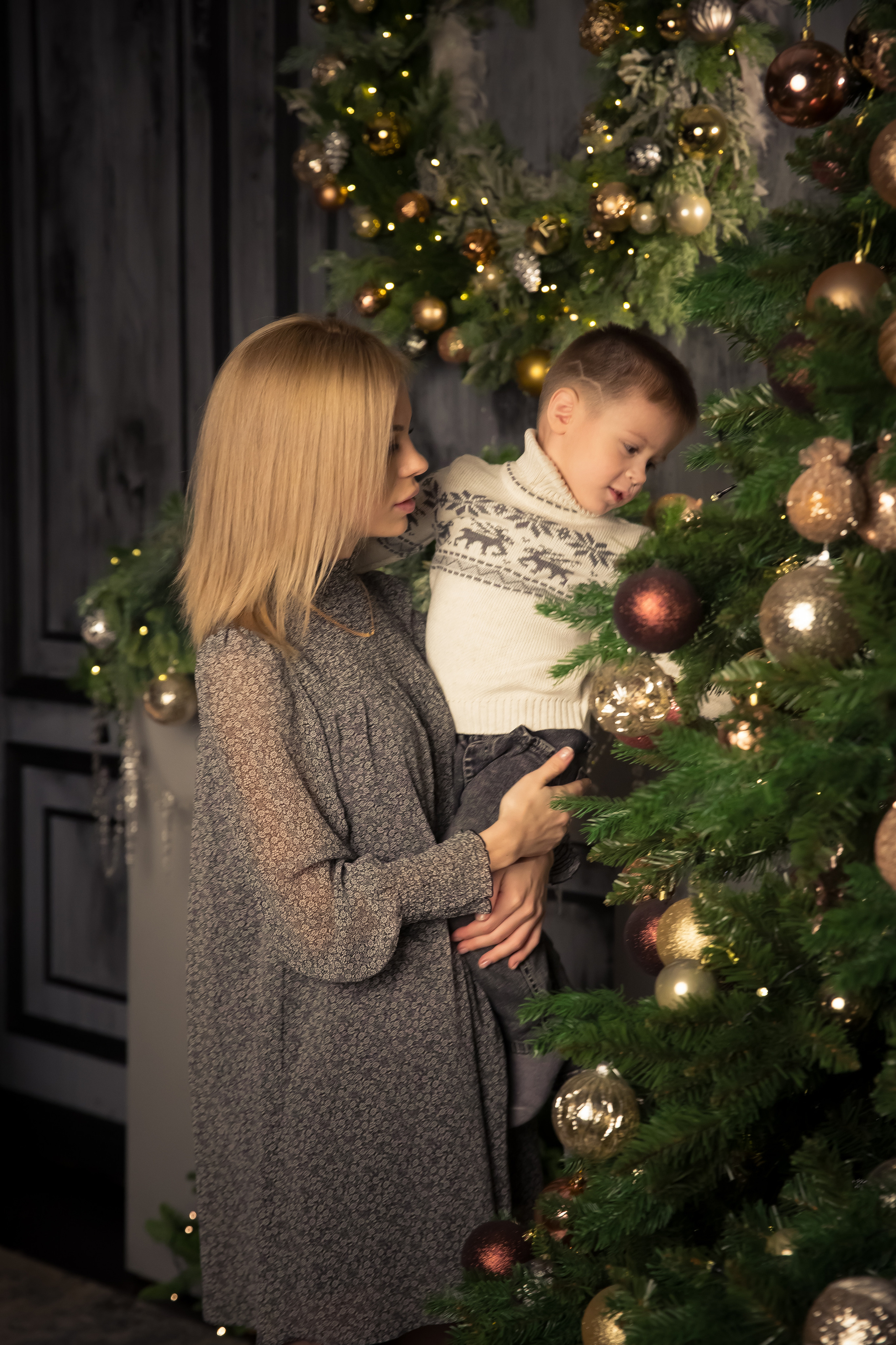 Семья Абаевых Новый год 2022. Свадебный и семейный фотограф в Хабаровске Наталья Барсукова