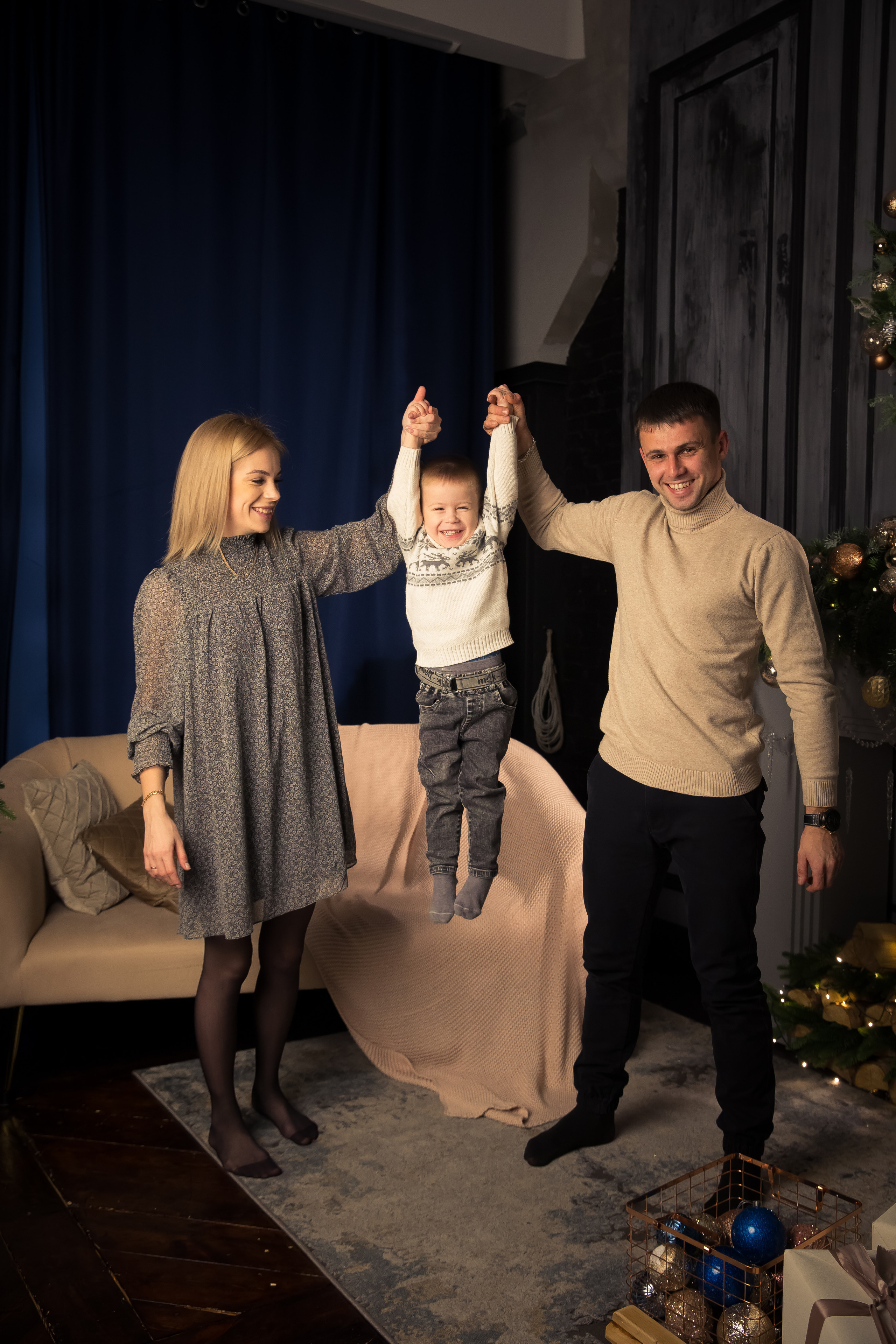 Семья Абаевых Новый год 2022. Свадебный и семейный фотограф в Хабаровске Наталья Барсукова