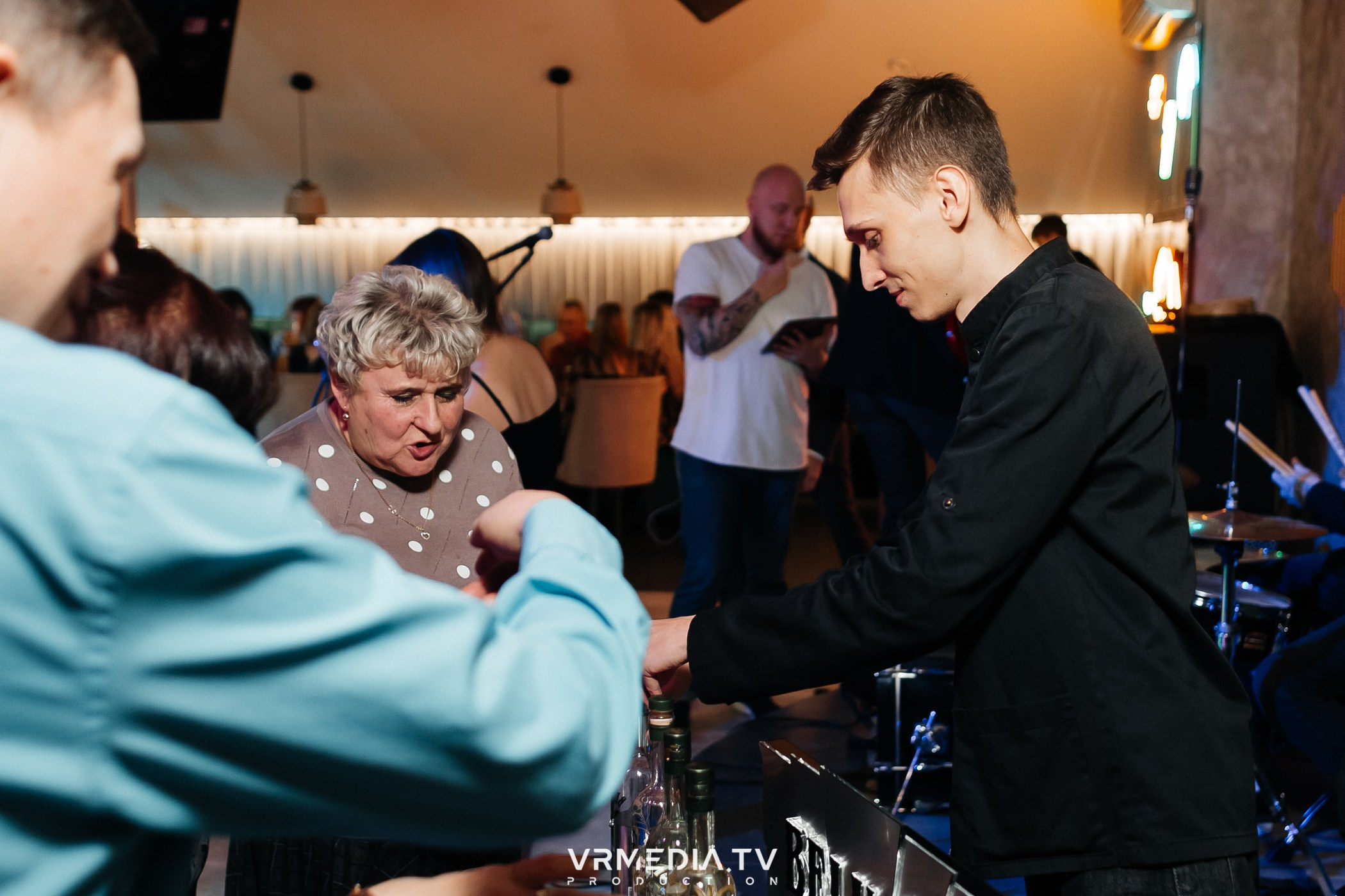 Открытие караоке-зала в «Империи»