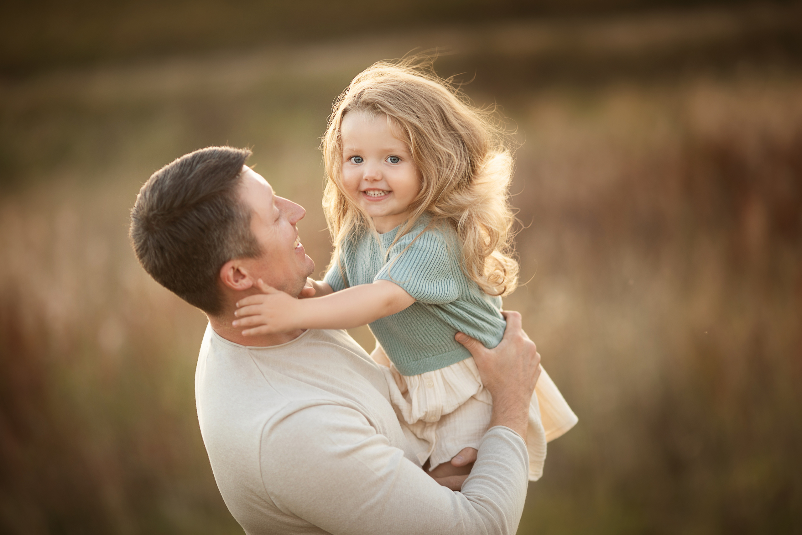 Ветер в волосах. Детский и семейный фотограф Муксимова Ирина