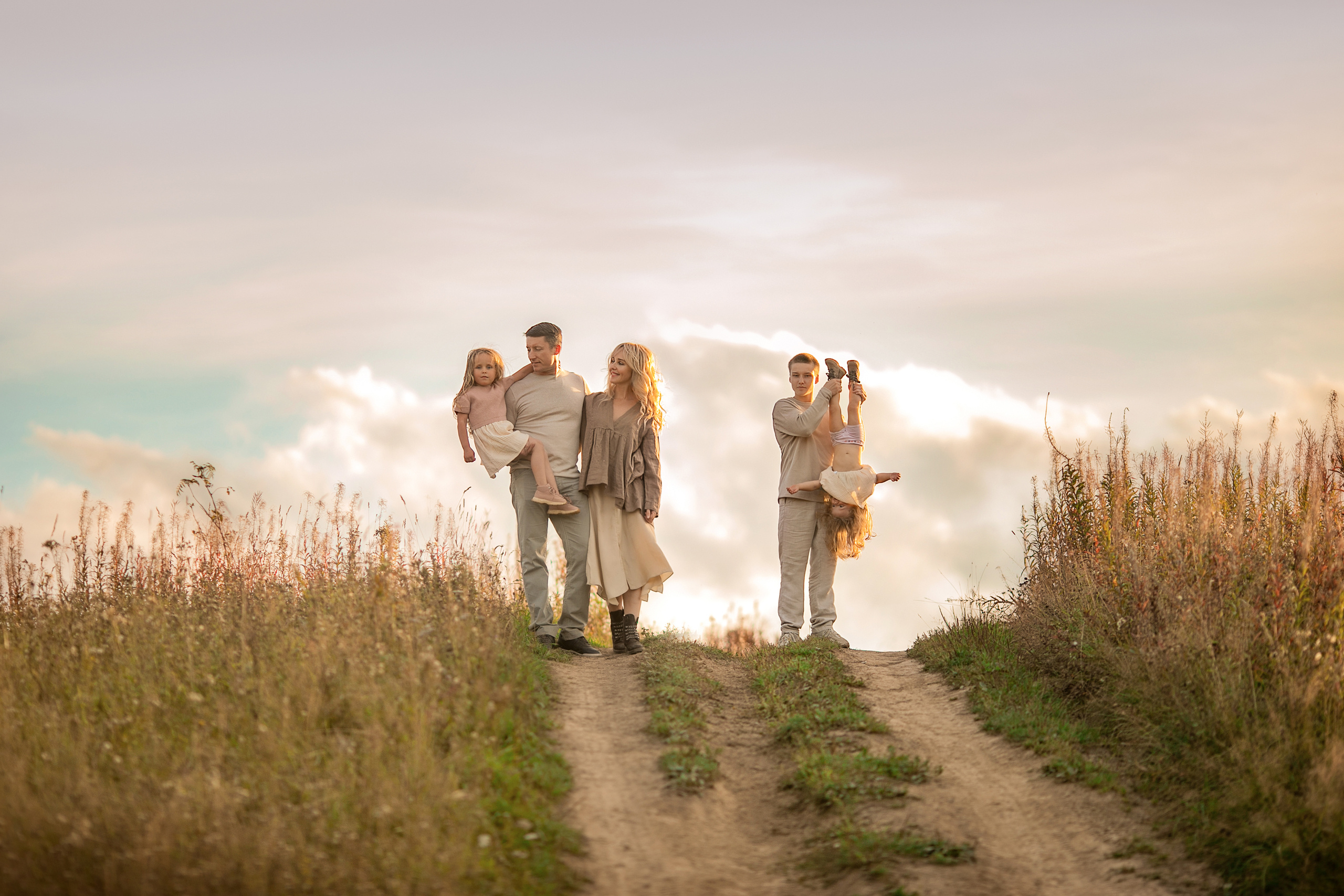 Ветер в волосах. Детский и семейный фотограф Муксимова Ирина