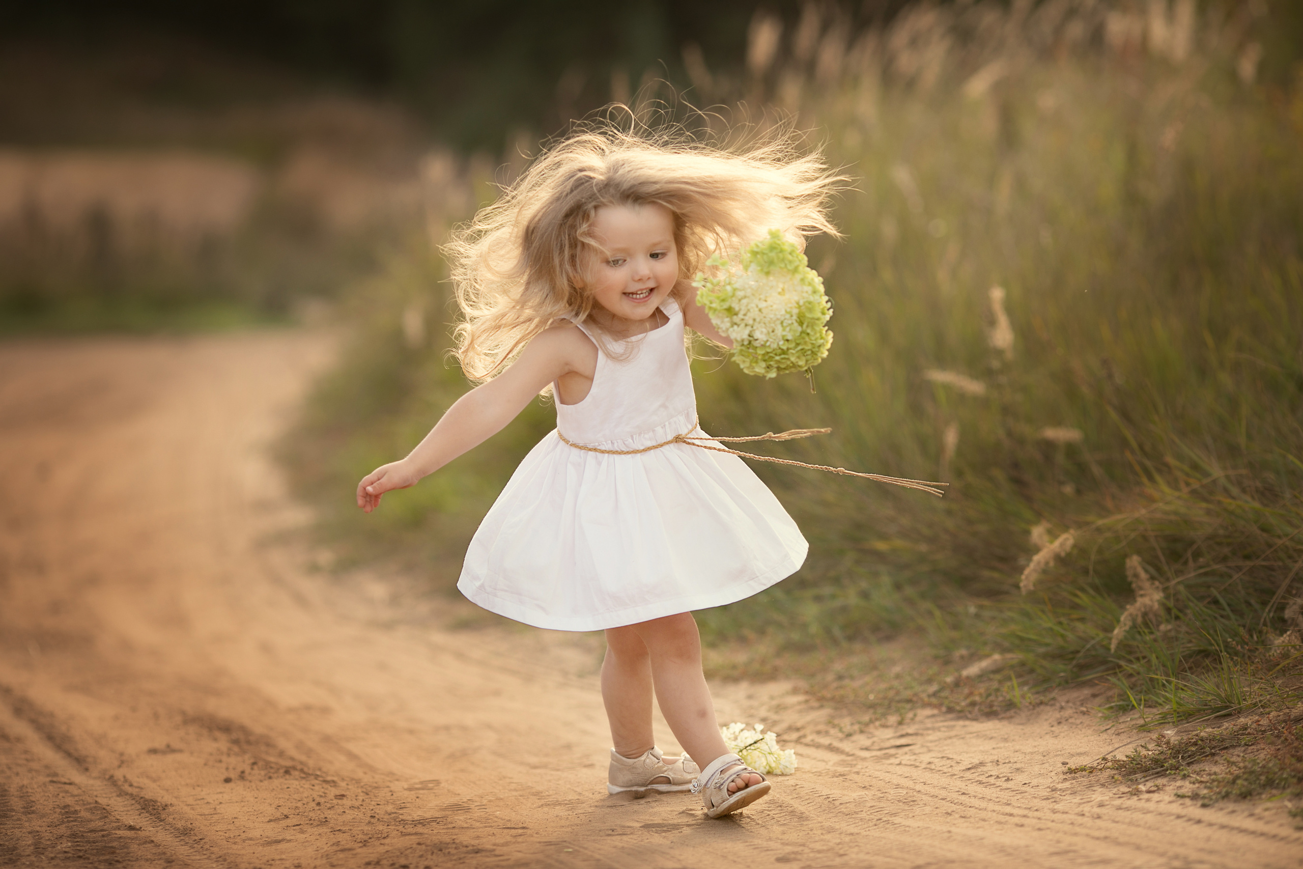 Ветер в волосах. Детский и семейный фотограф Муксимова Ирина