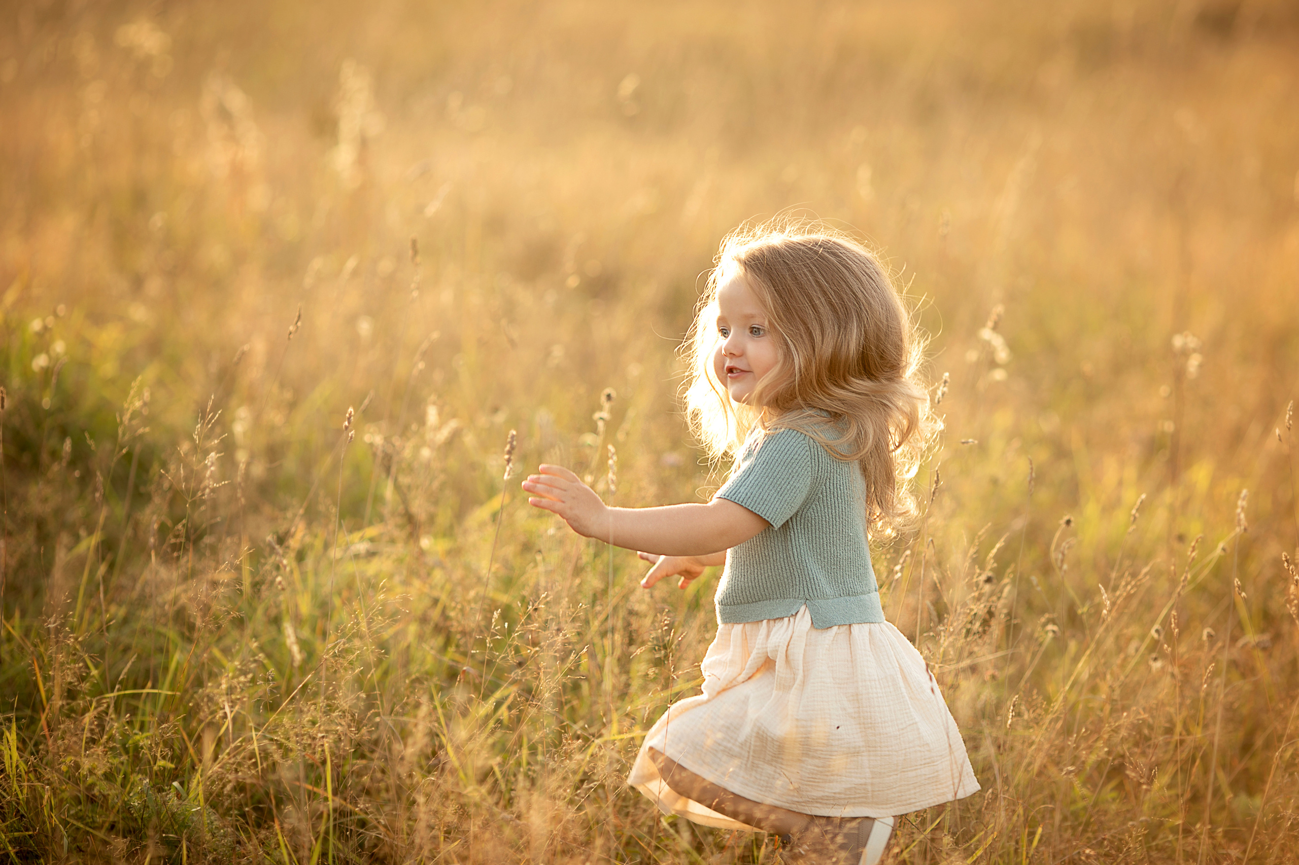 Ветер в волосах. Детский и семейный фотограф Муксимова Ирина