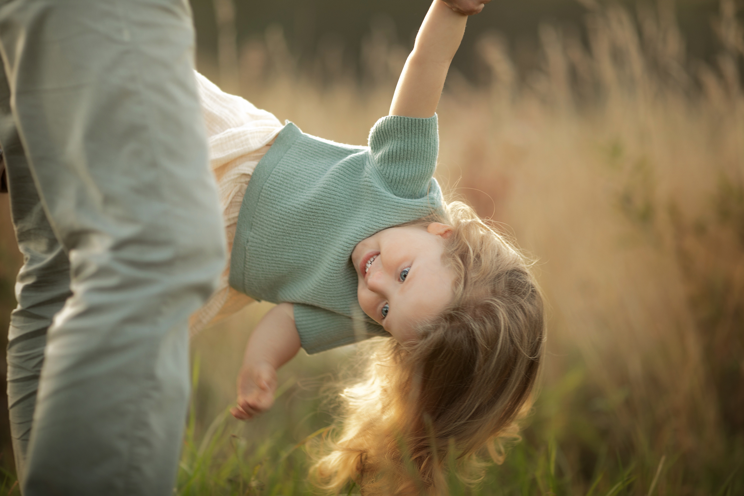 Ветер в волосах. Детский и семейный фотограф Муксимова Ирина