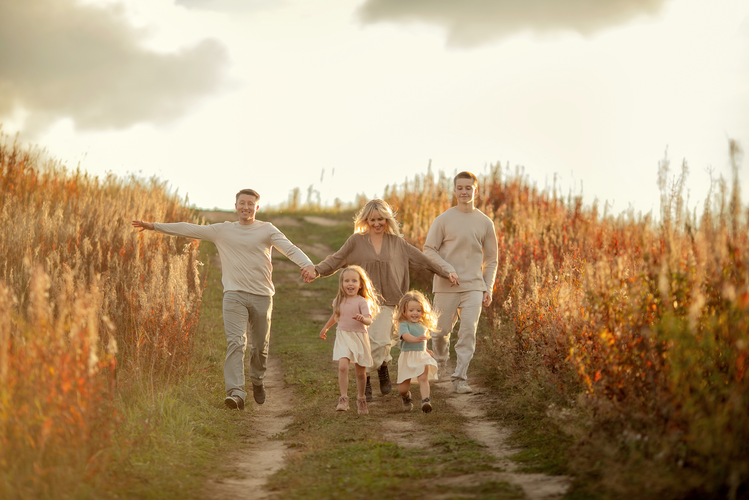 Ветер в волосах. Детский и семейный фотограф Муксимова Ирина