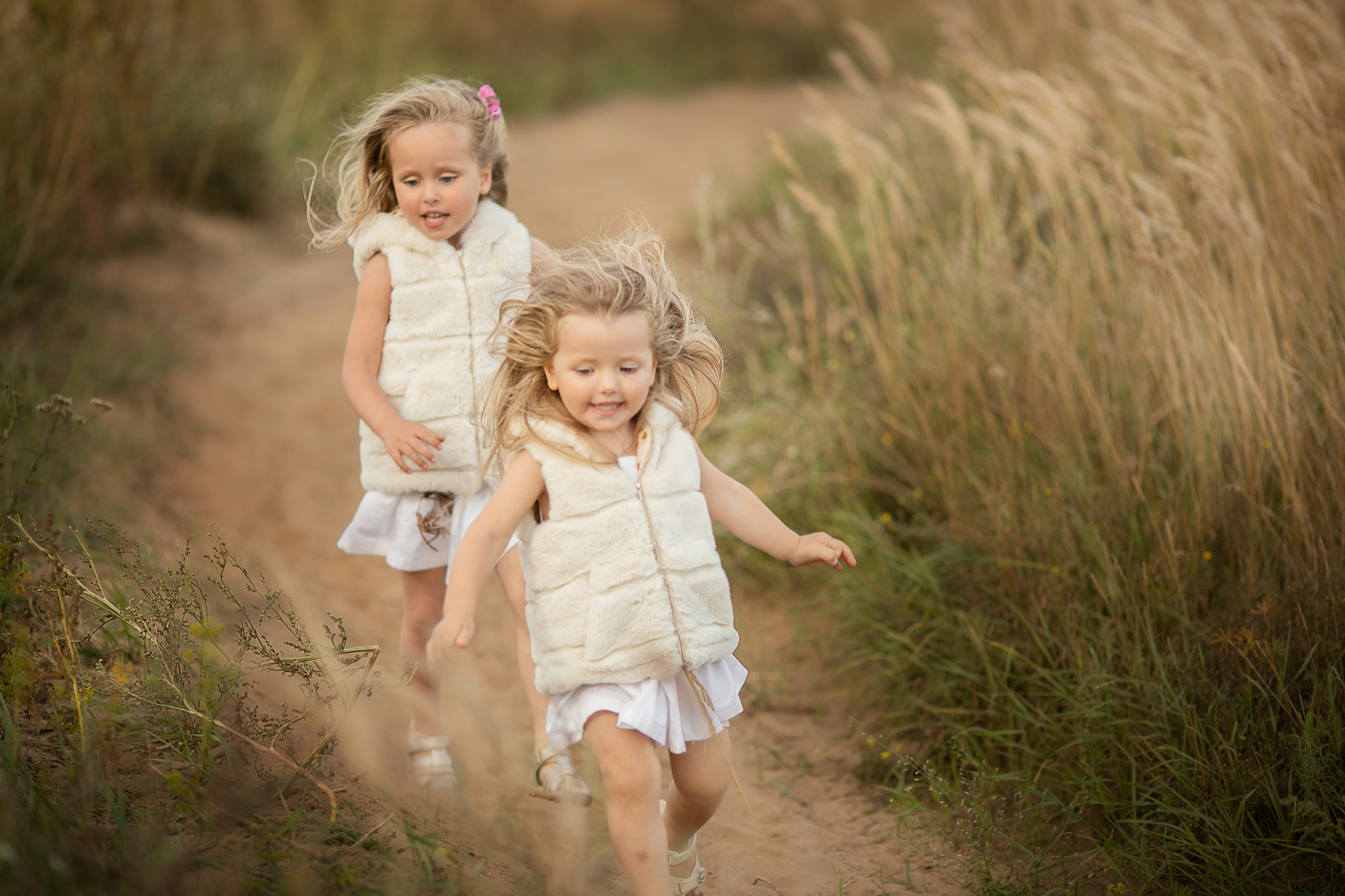 Ветер в волосах. Детский и семейный фотограф Муксимова Ирина
