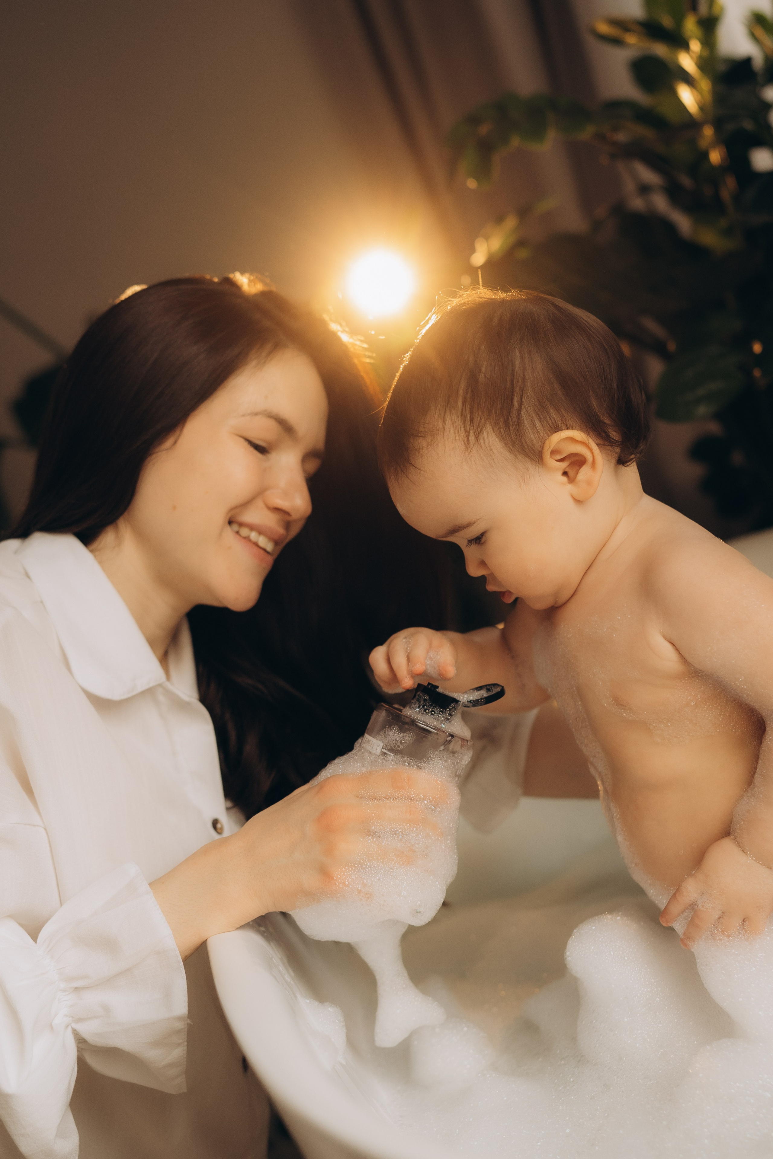 Мама с дочкой, банные процедуры. Семейный фотограф в Казани