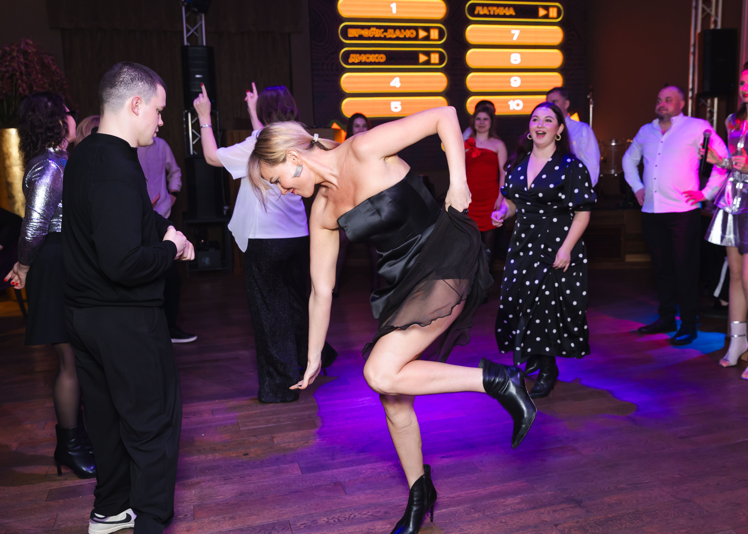 Предновогодка кипарис 2025. ФОТОГРАФ ВИНОГРАДОВА ДАРЬЯ