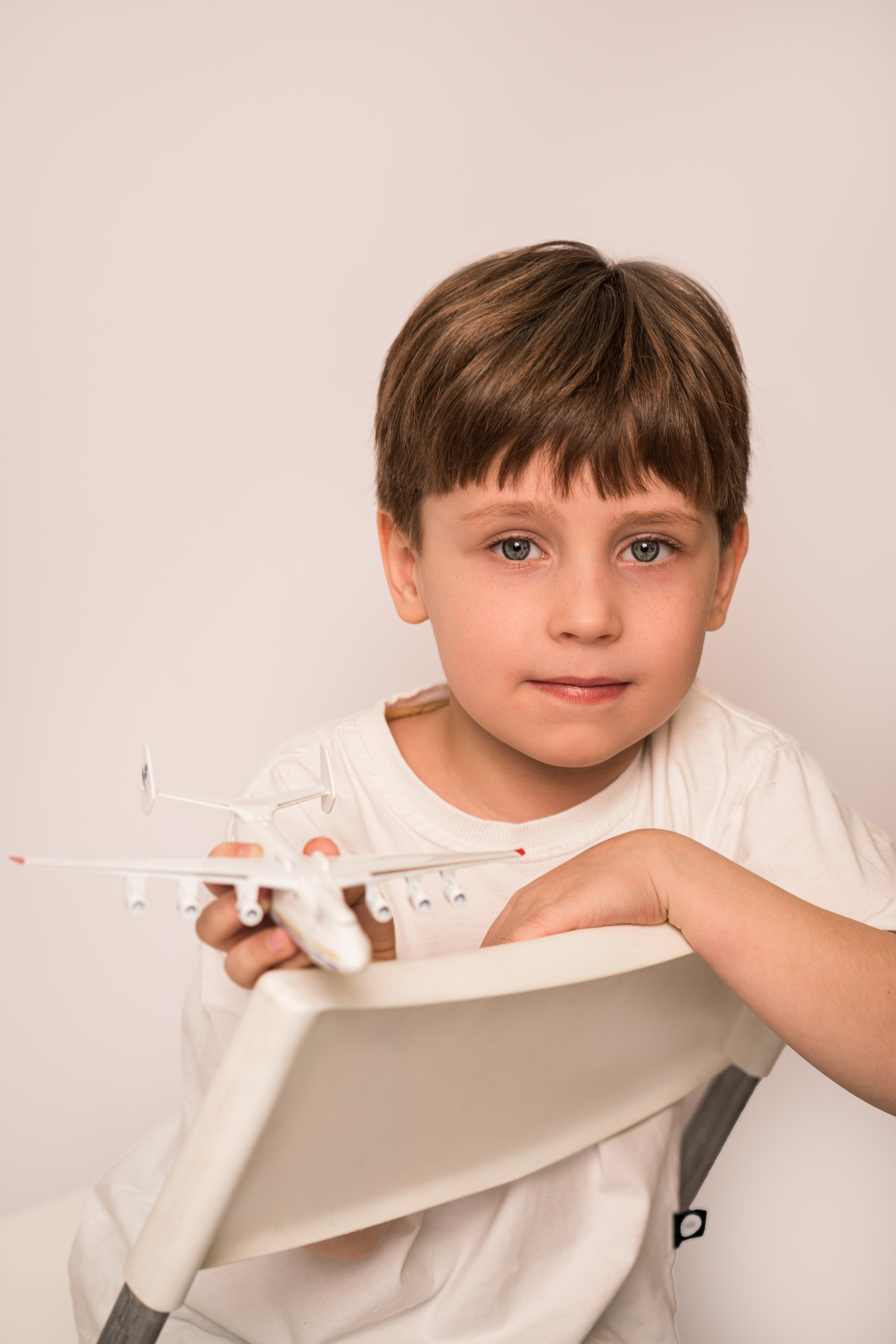 Детский сад, портреты белый фон. Фотограф Шунова Саша