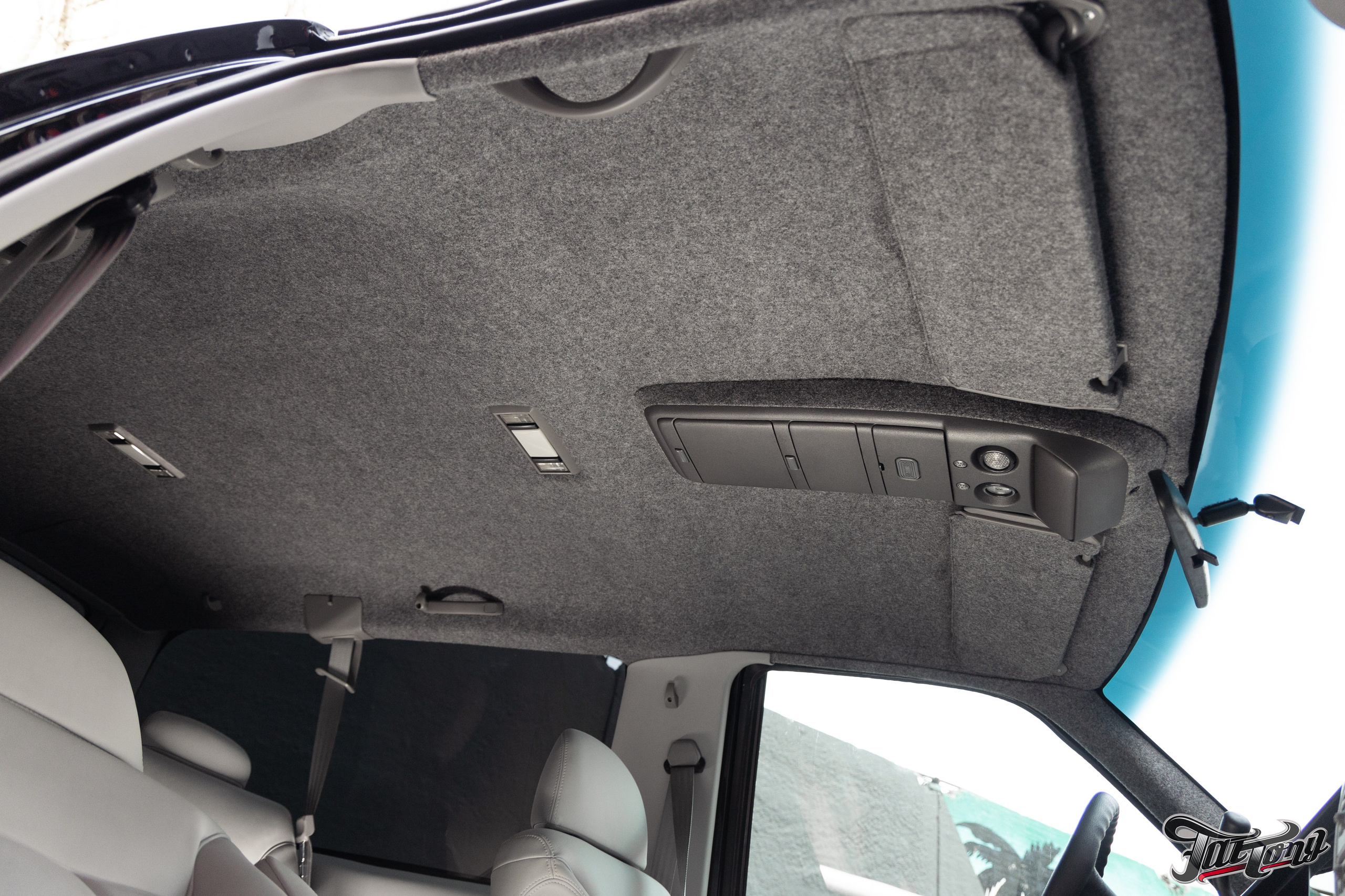 Chevrolet Tahoe I ремонт по кузову и окрас, пошив салона. DeLorein