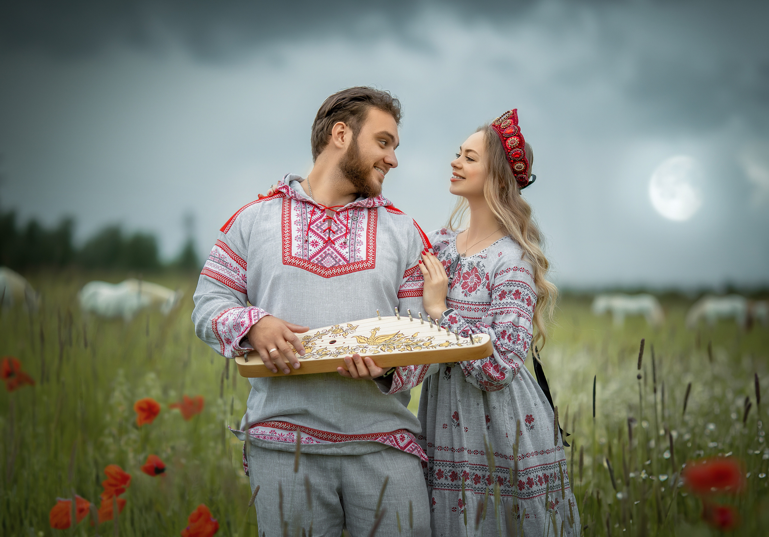 парные русские наряды 