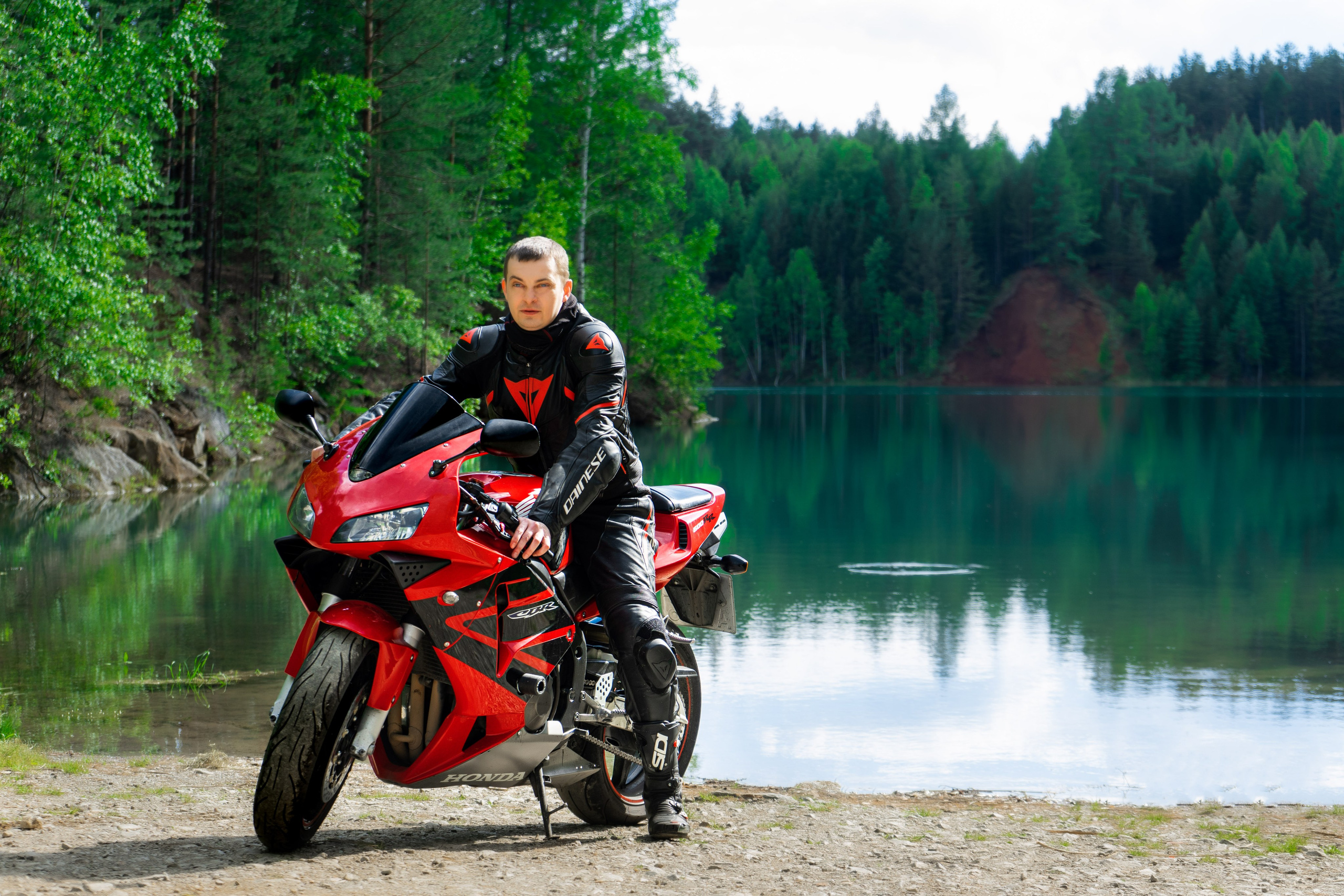 Мужская фотосессия с мотоциклом. Фотограф Екатеринбург Кокшарова Александра