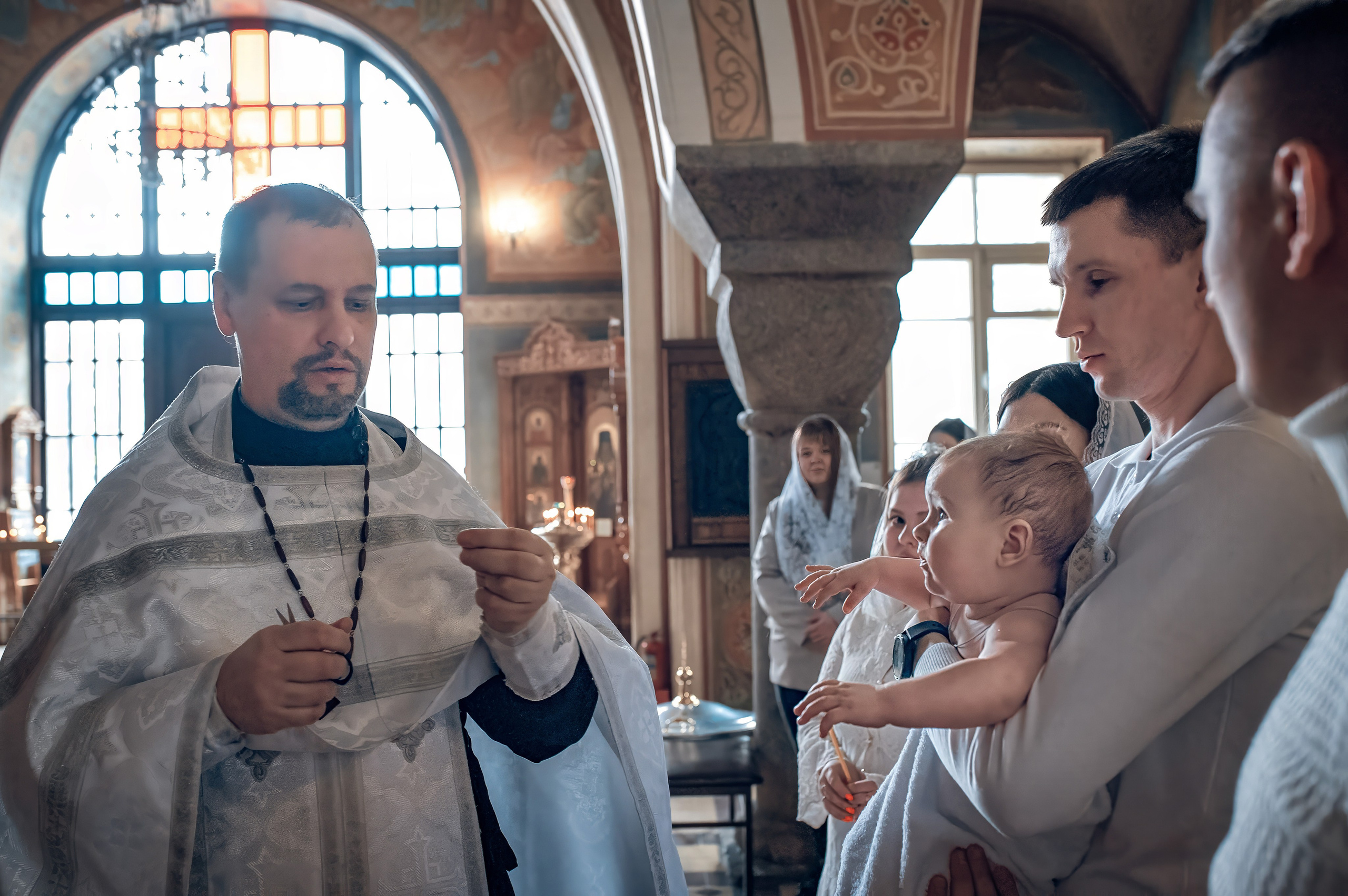 Крещение Ярослава в Храме Иоанна Предтечи. Фотографы крещения/венчания  Красноярск Татьяна и Вячеслав Переваловы
