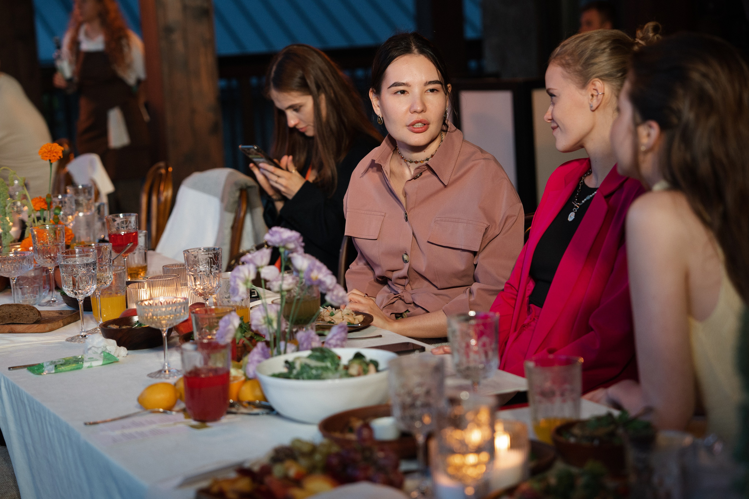 Арина & Иван. Камерная свадьба на природе в стиле в расслабленном стиле. Свадебный фотограф организатор в Санкт-Петербурге Ассоль Опарина