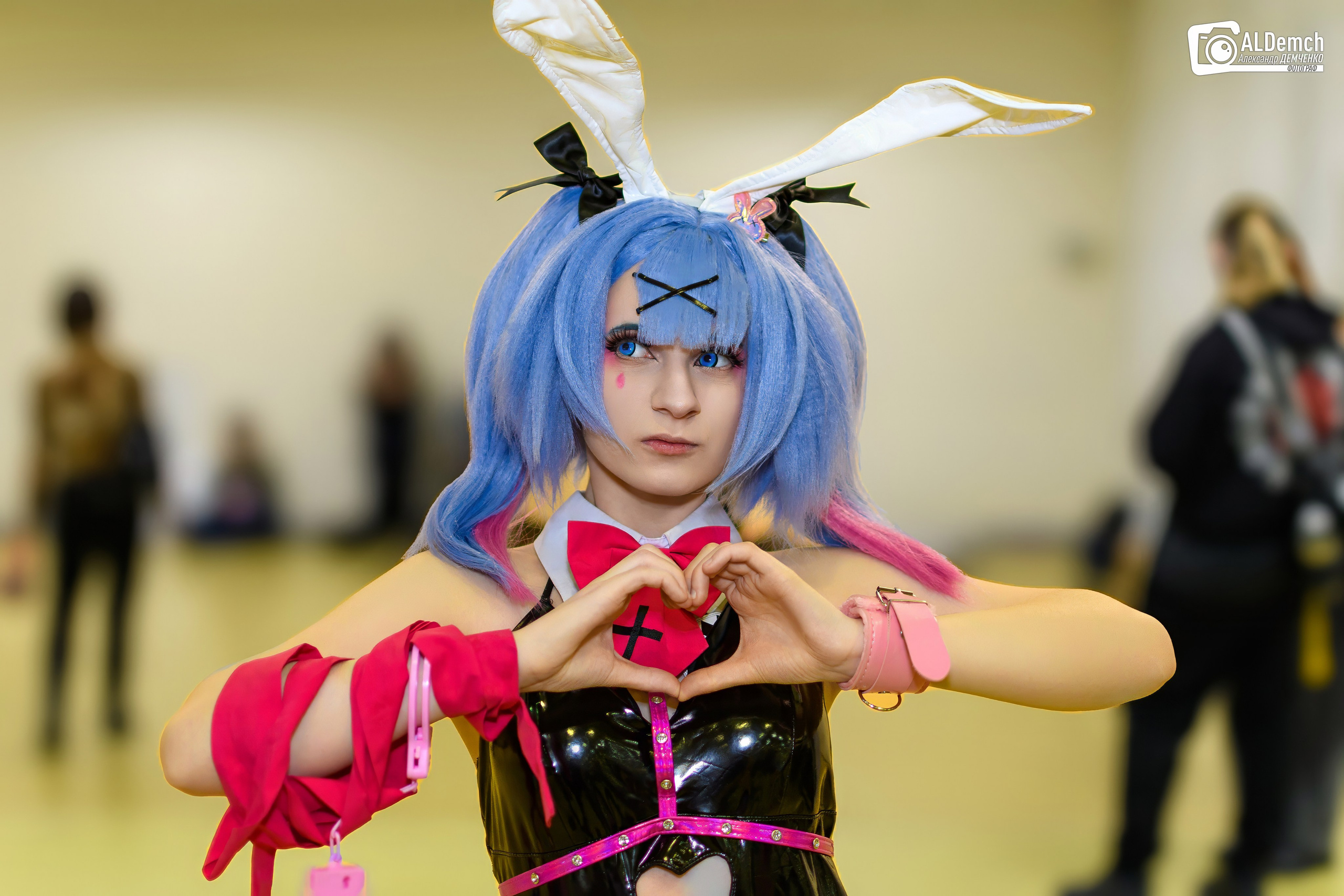 Аниме картинки персонажей и косплей фото в России Москве