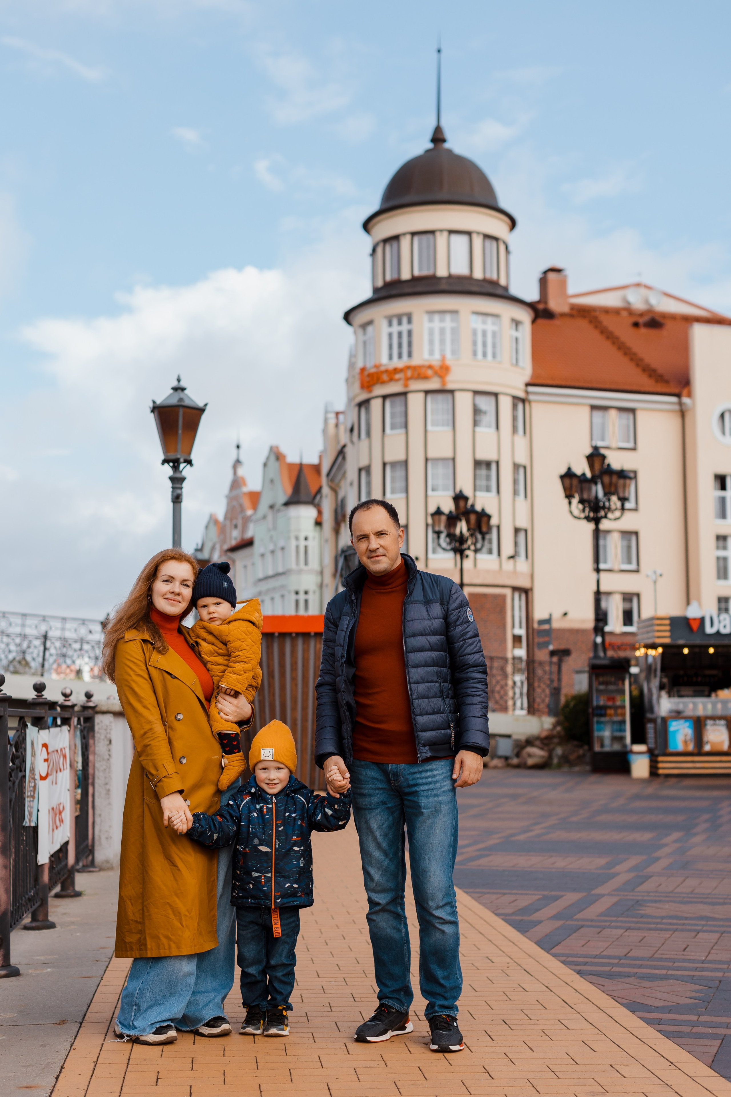 Семейная Рыбная деревня, остров Канта осень. Фотограф в Калининграде свадебная фотография, репортажная, фотосессии