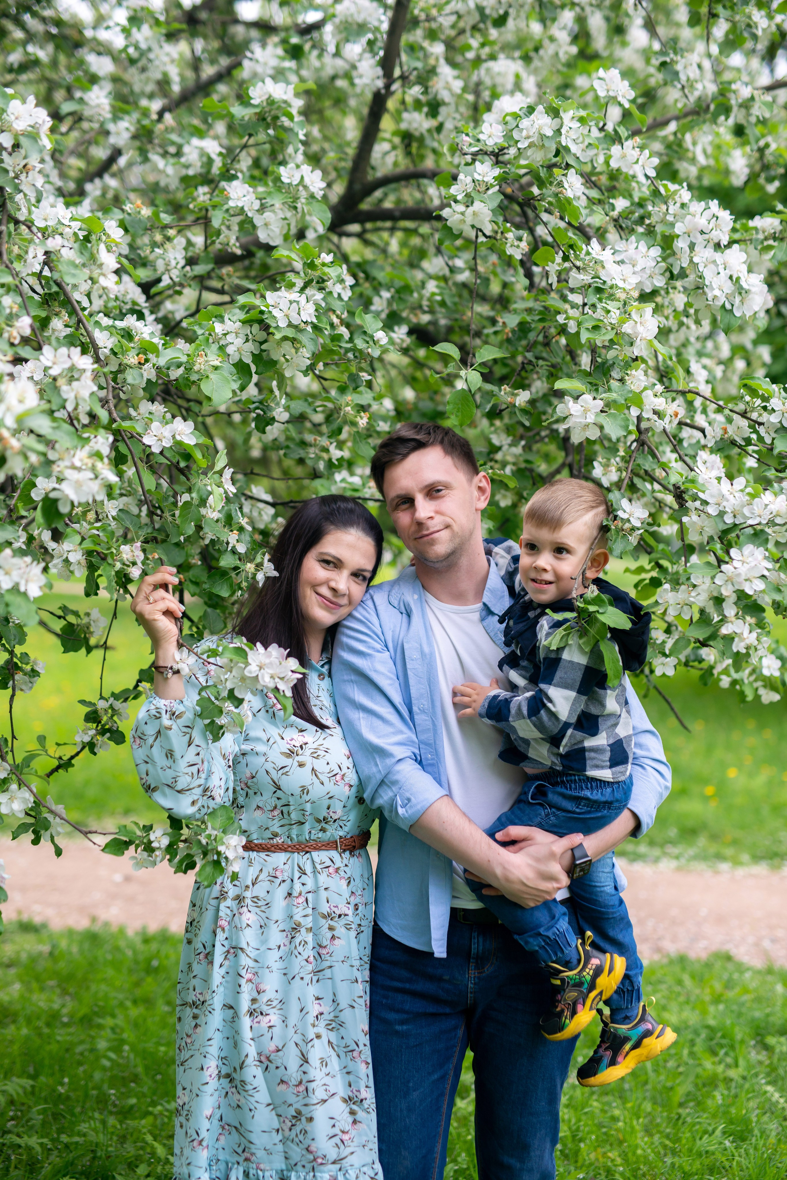 Наташа и Дима (фотосессия в цветущих садах). Портретный, семейный и свадебный фотограф в Санкт-Петербурге и в Пушкине Ширяев Денис