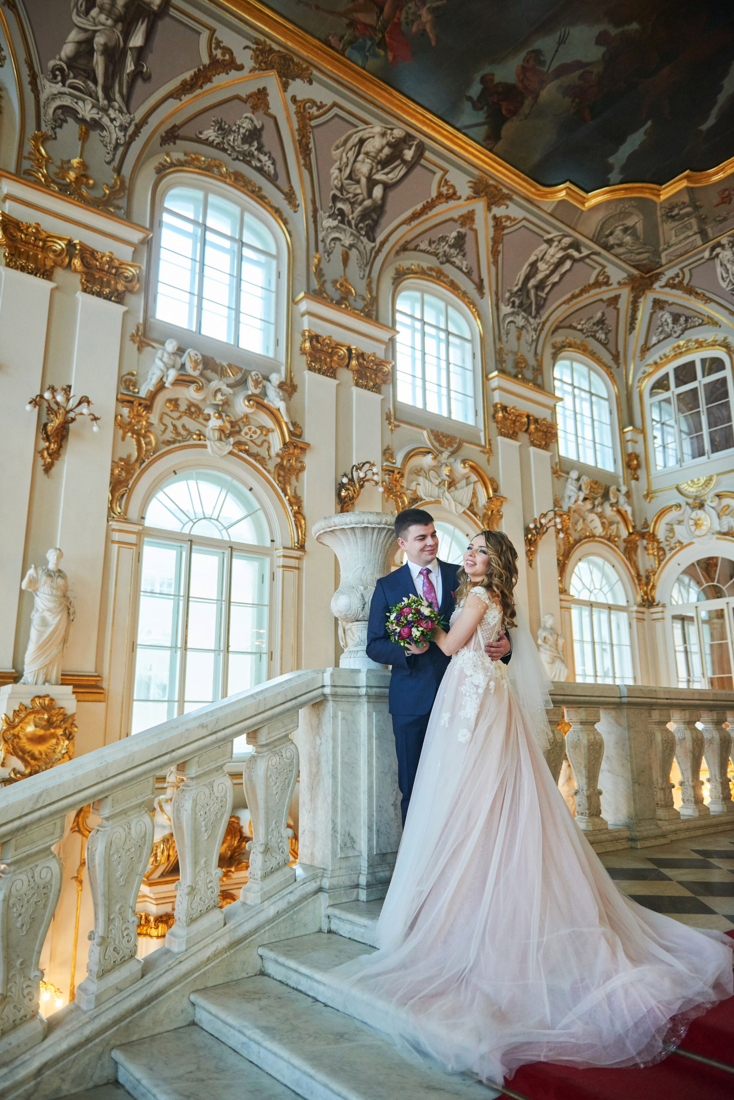 Елена и Иван (зимняя свадебная прогулка у Михайловского замка и фотосессия в Эрмитаже). Портретный, семейный и свадебный фотограф в Санкт-Петербурге и в Пушкине Ширяев Денис