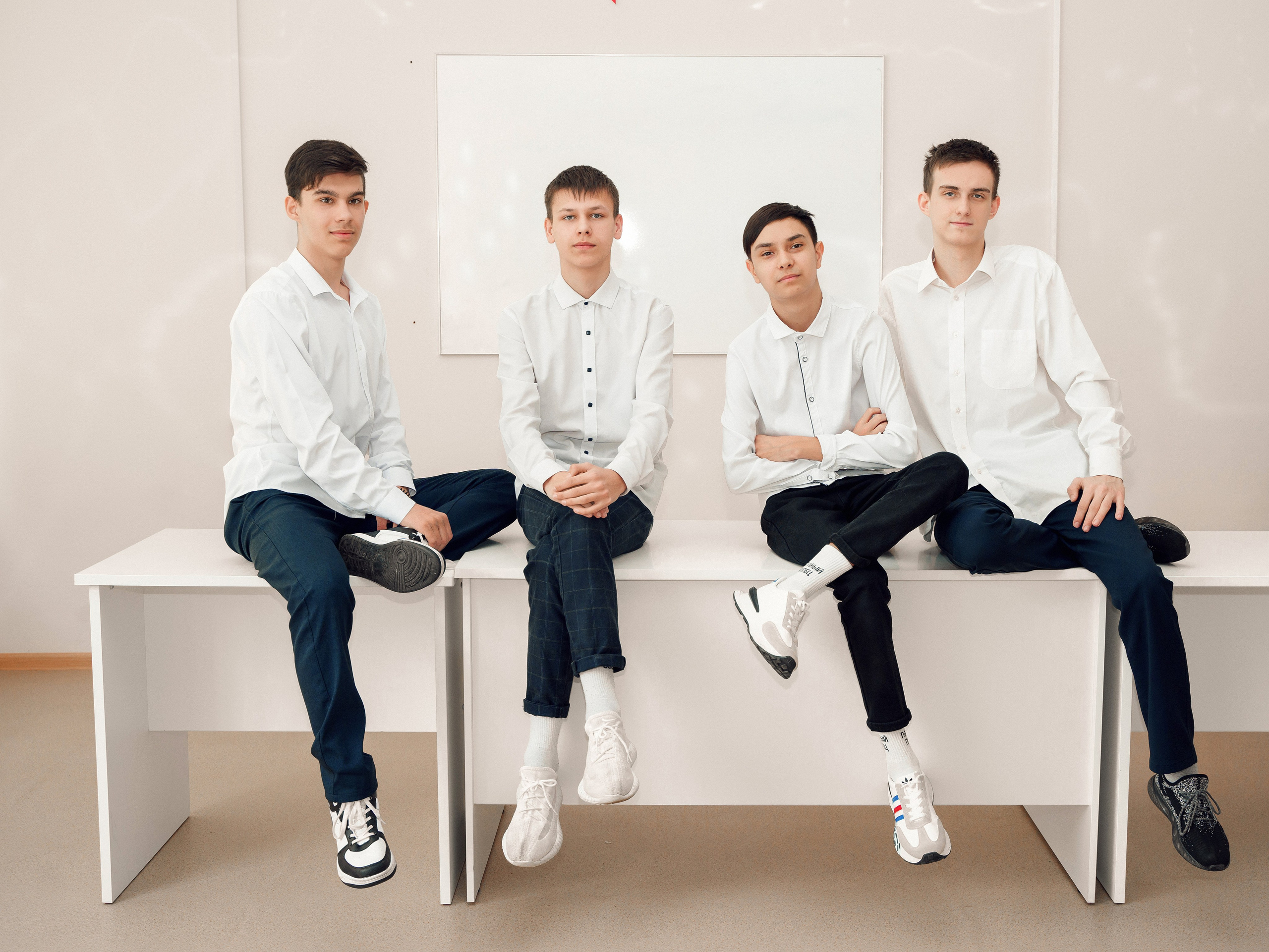 ФОТО СТАРШАЯ ШКОЛА. Выпускные альбомы ДНР, Донецк