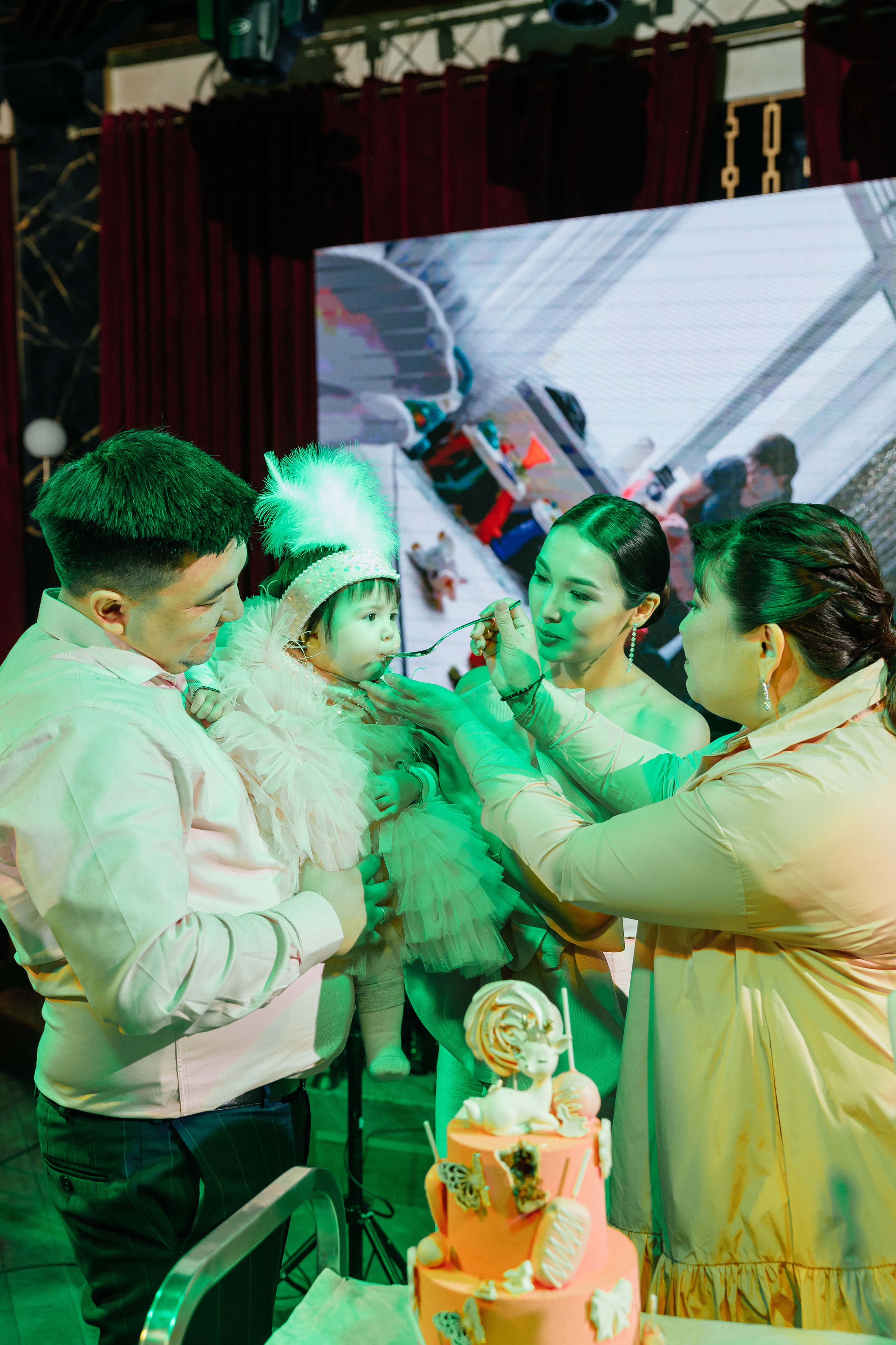 1 жас той. Профессиональный фотограф в городе Астана/Алматы Даурен Сембаев