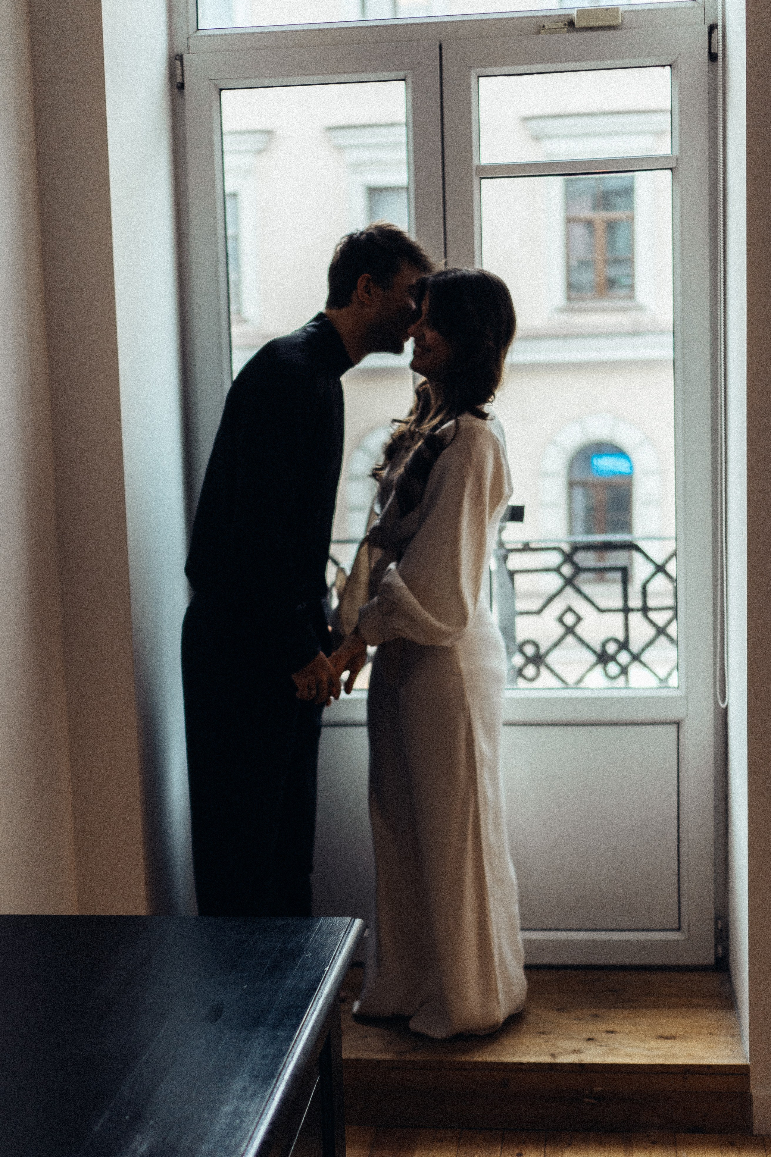 УТРО ЖЕНИХА И НЕВЕСТЫ В ПИТЕРСКОЙ КВАРТИРЕ И СЬЕМКА С СВАДЕБНЫХ ОБРАЗАХ. Профессиональный фотограф, Санкт-Петербург — Виктория Богомолова