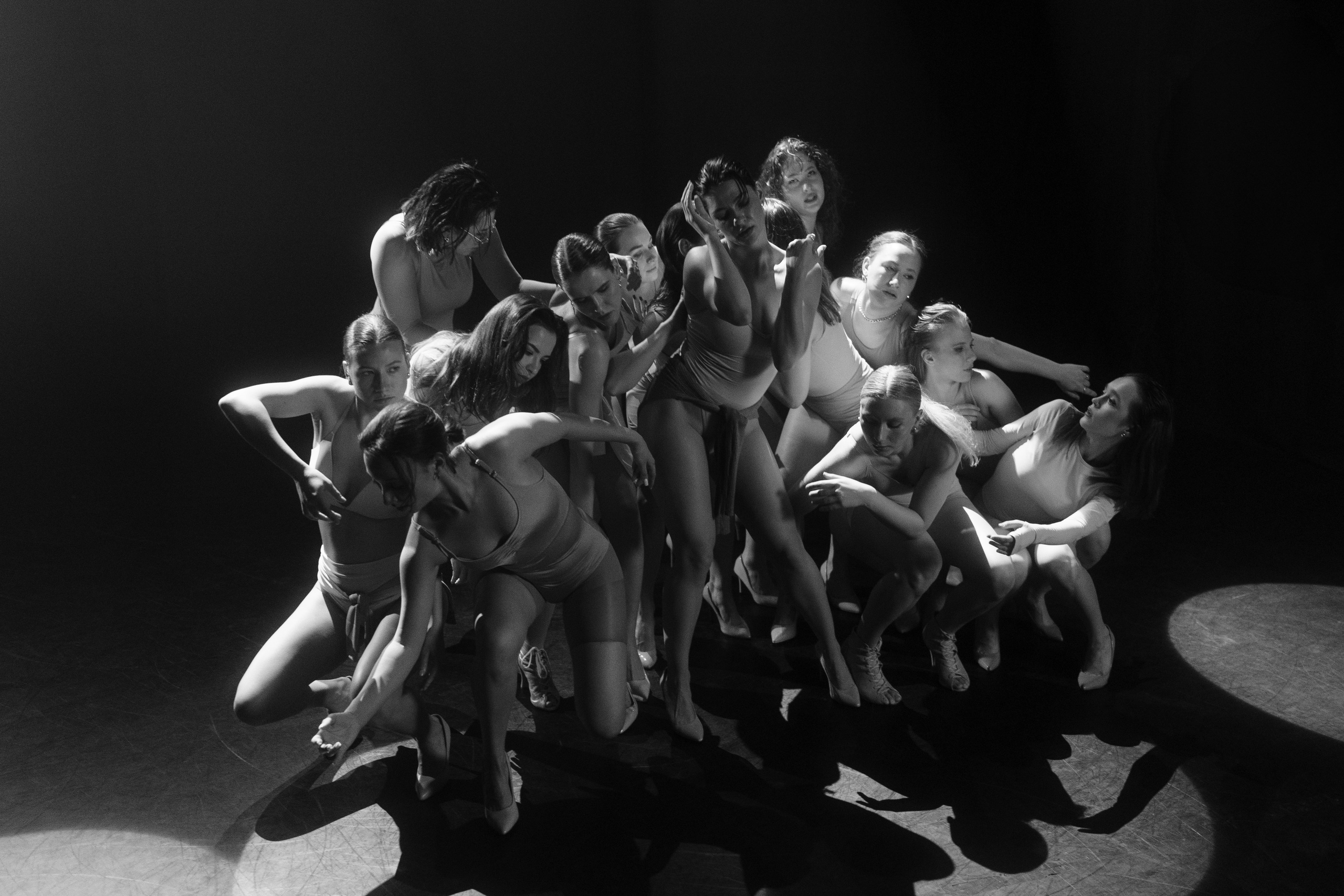 Reportage photography of dancers in the movie pavilion